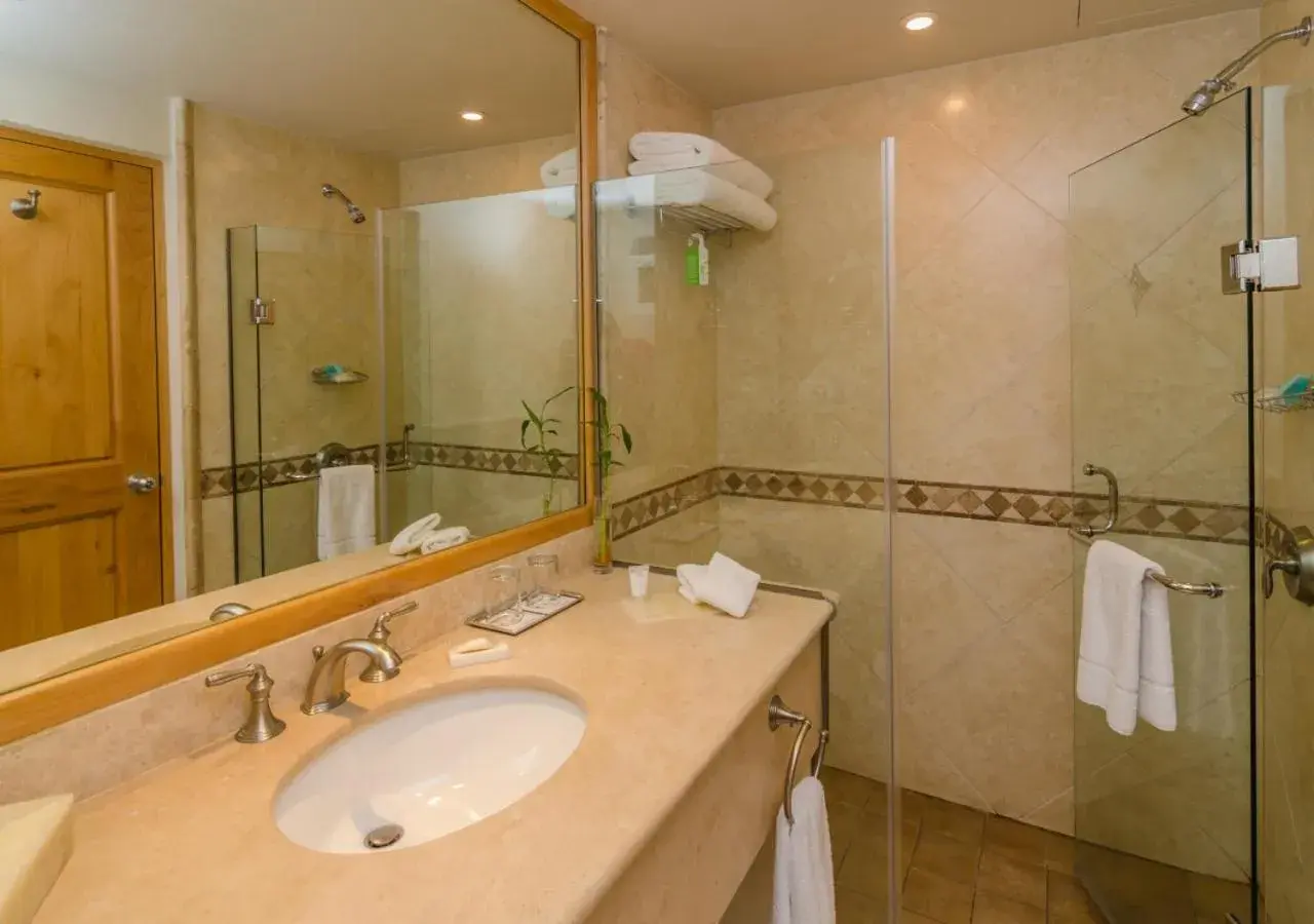 Junior Suite with Terrace in Hotel Tesoro Los Cabos Junior Suite with Terrace in Hotel Tesoro Los Cabos