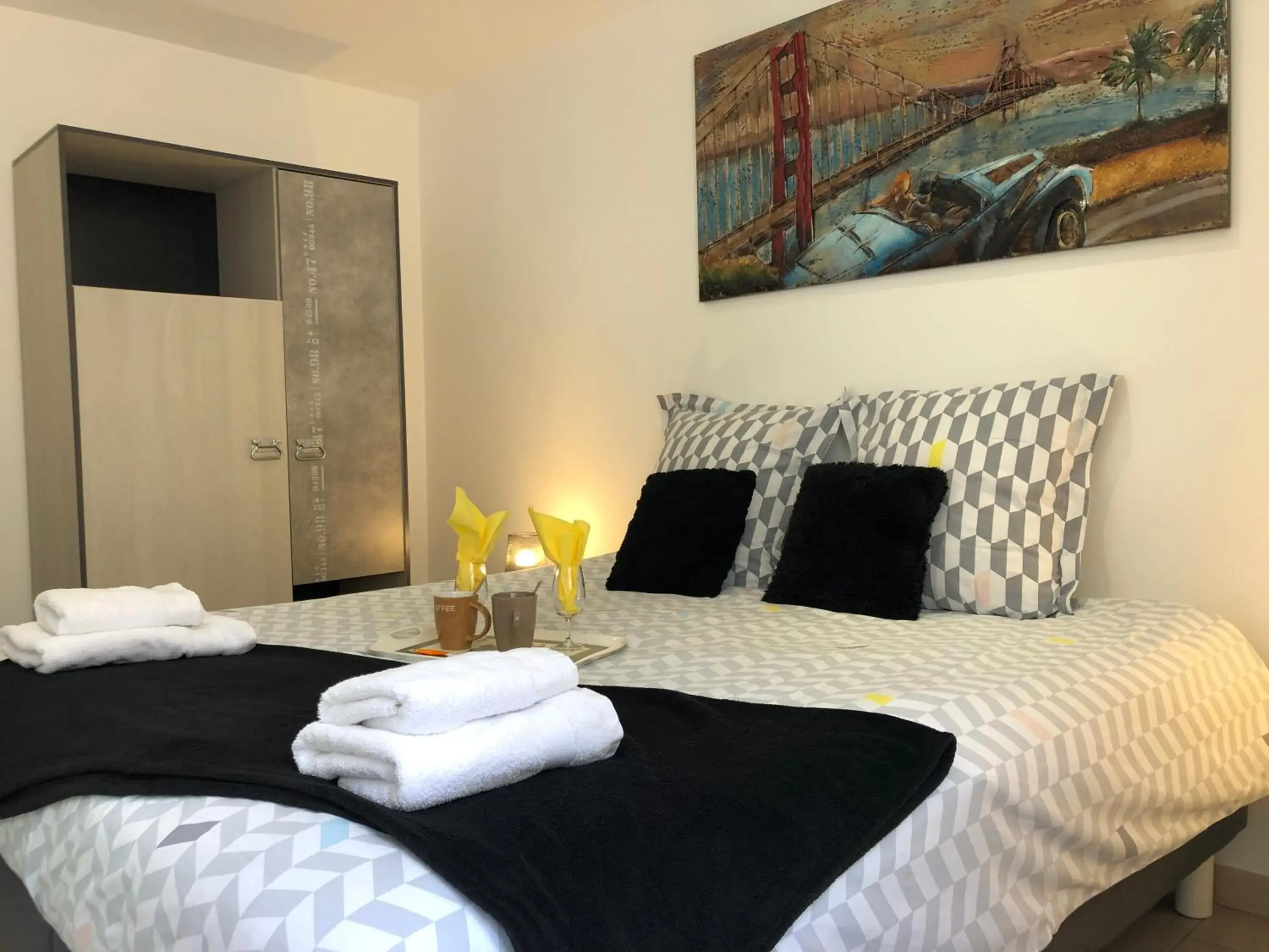 Two-Bedroom House with Patio - single occupancy in Le Clos du Square - climatisé Two-Bedroom House with Patio - single occupancy in Le Clos du Square - climatisé