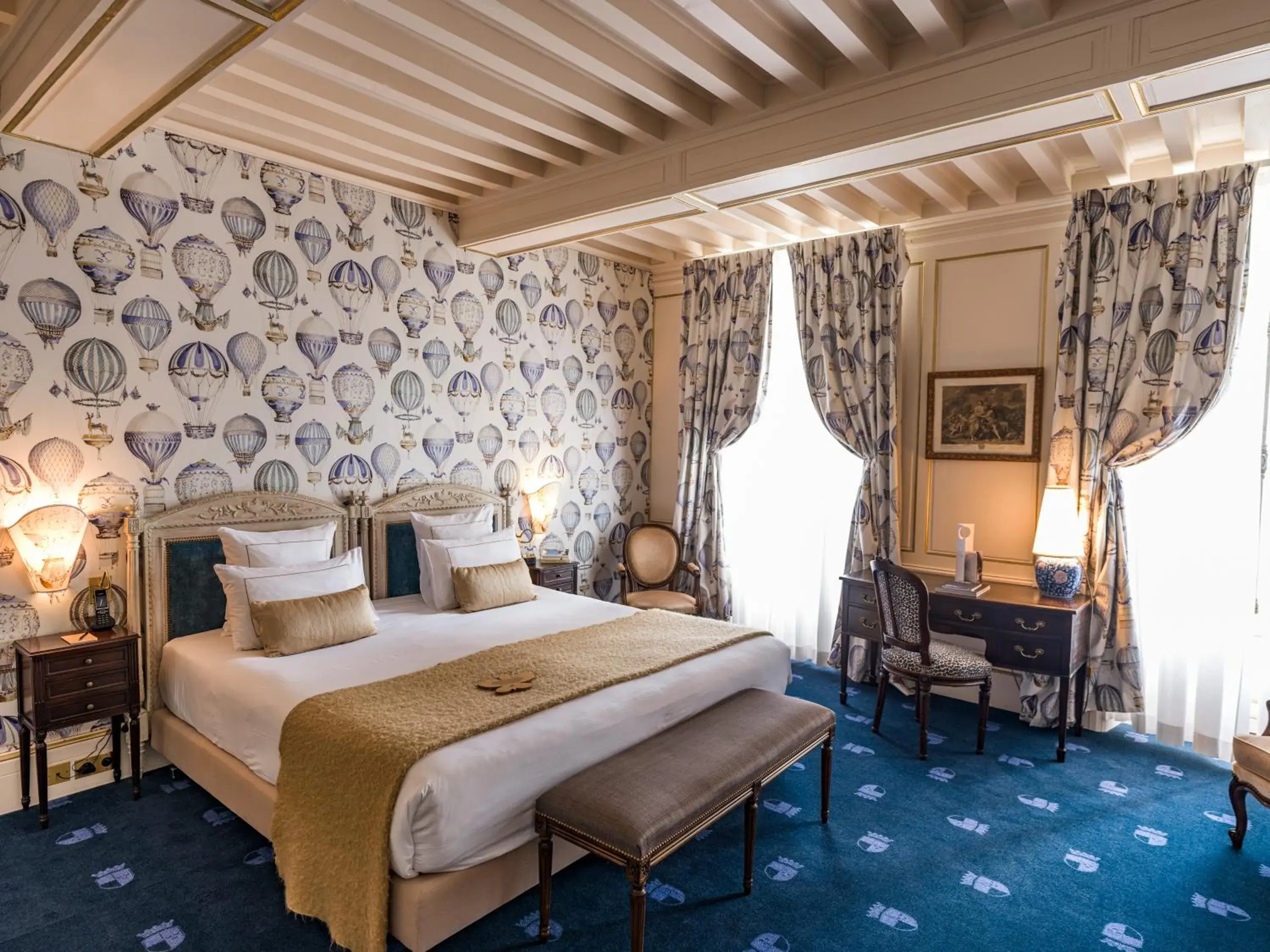 Suite in Chateau d'Audrieu Suite in Chateau d'Audrieu