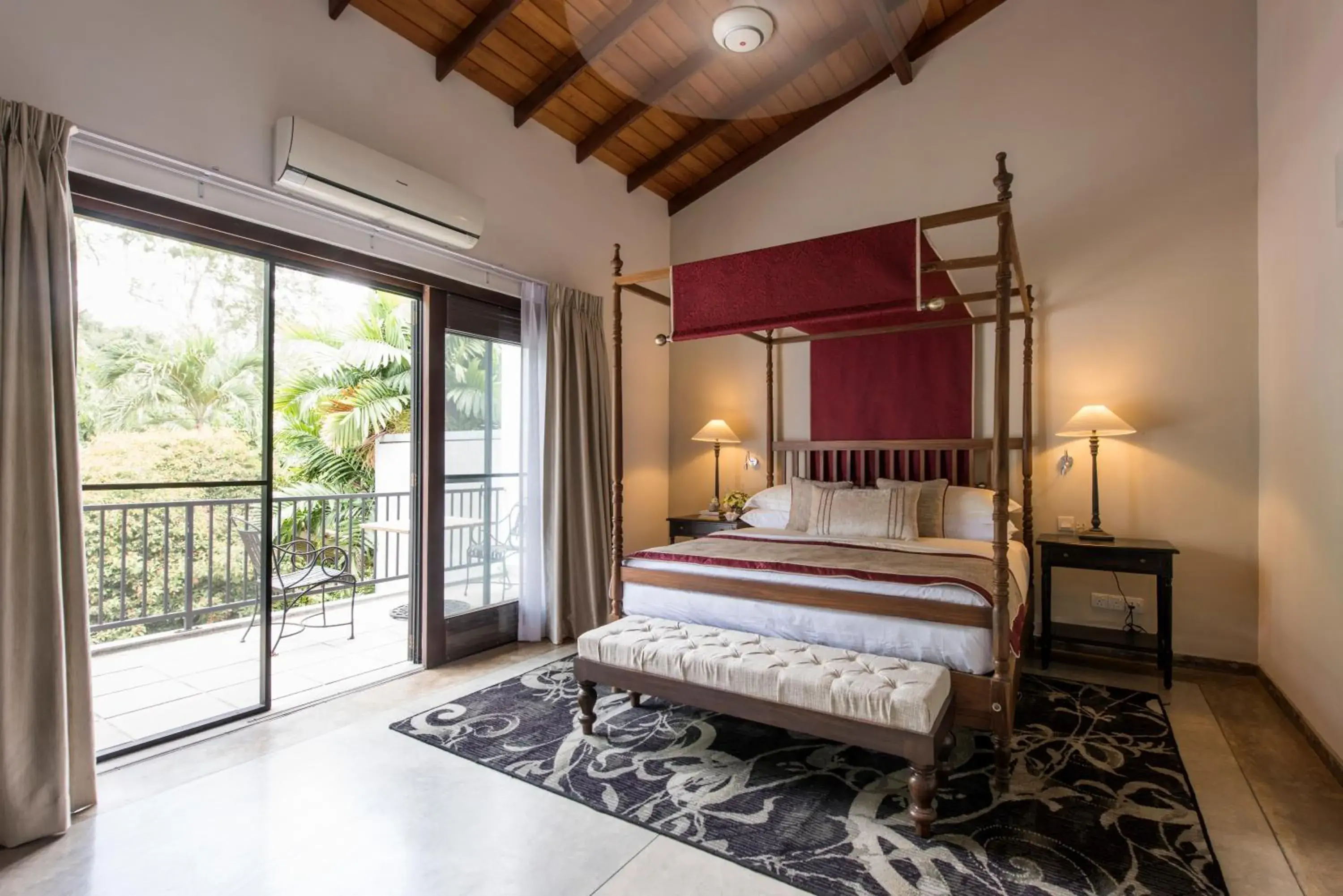 Deluxe Double Room with Balcony with 10% Discount on F&B in Boutique Spice Colombo Deluxe Double Room with Balcony with 10% Discount on F&B in Boutique Spice Colombo