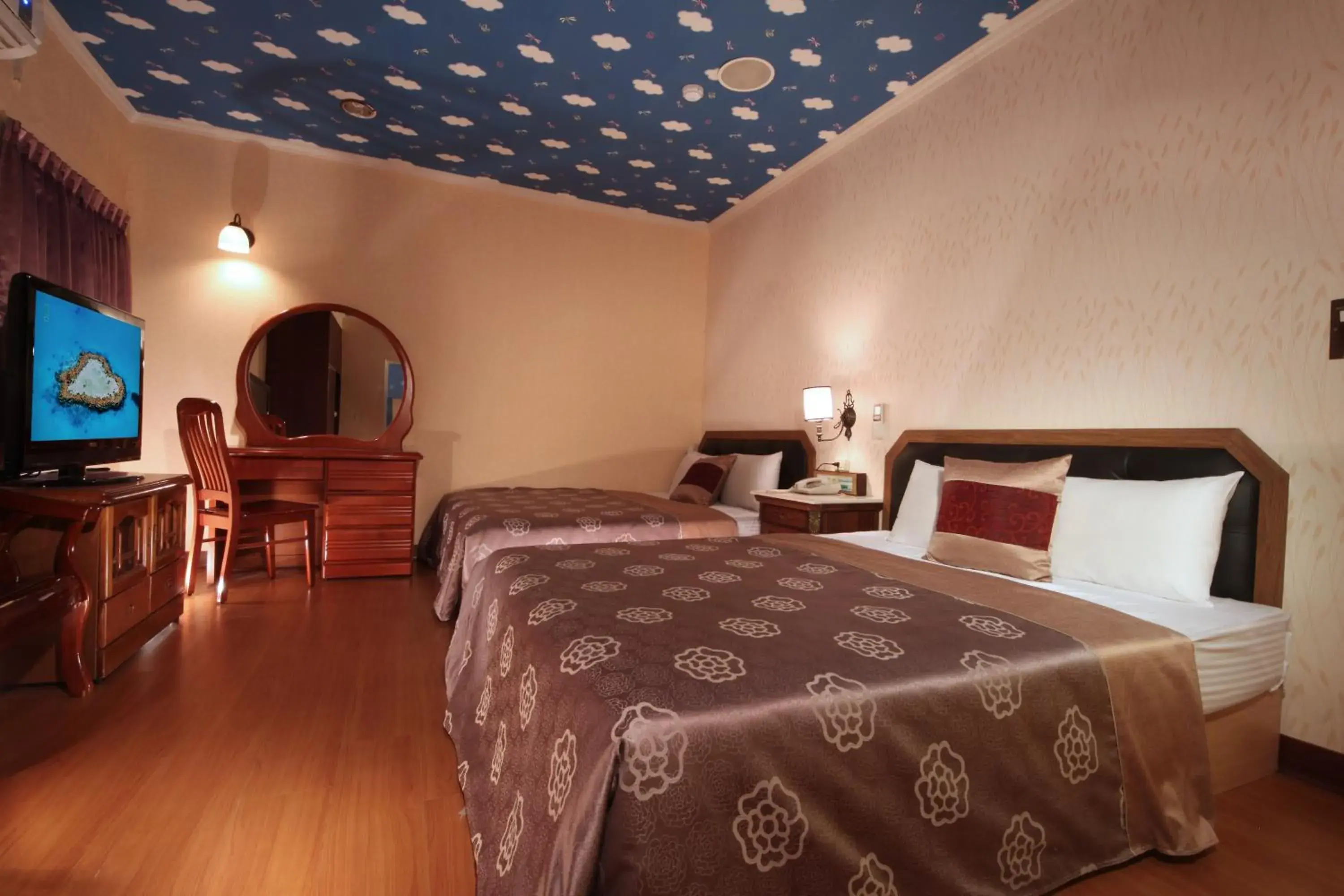 Quadruple Room in Shinyes Motel Quadruple Room in Shinyes Motel