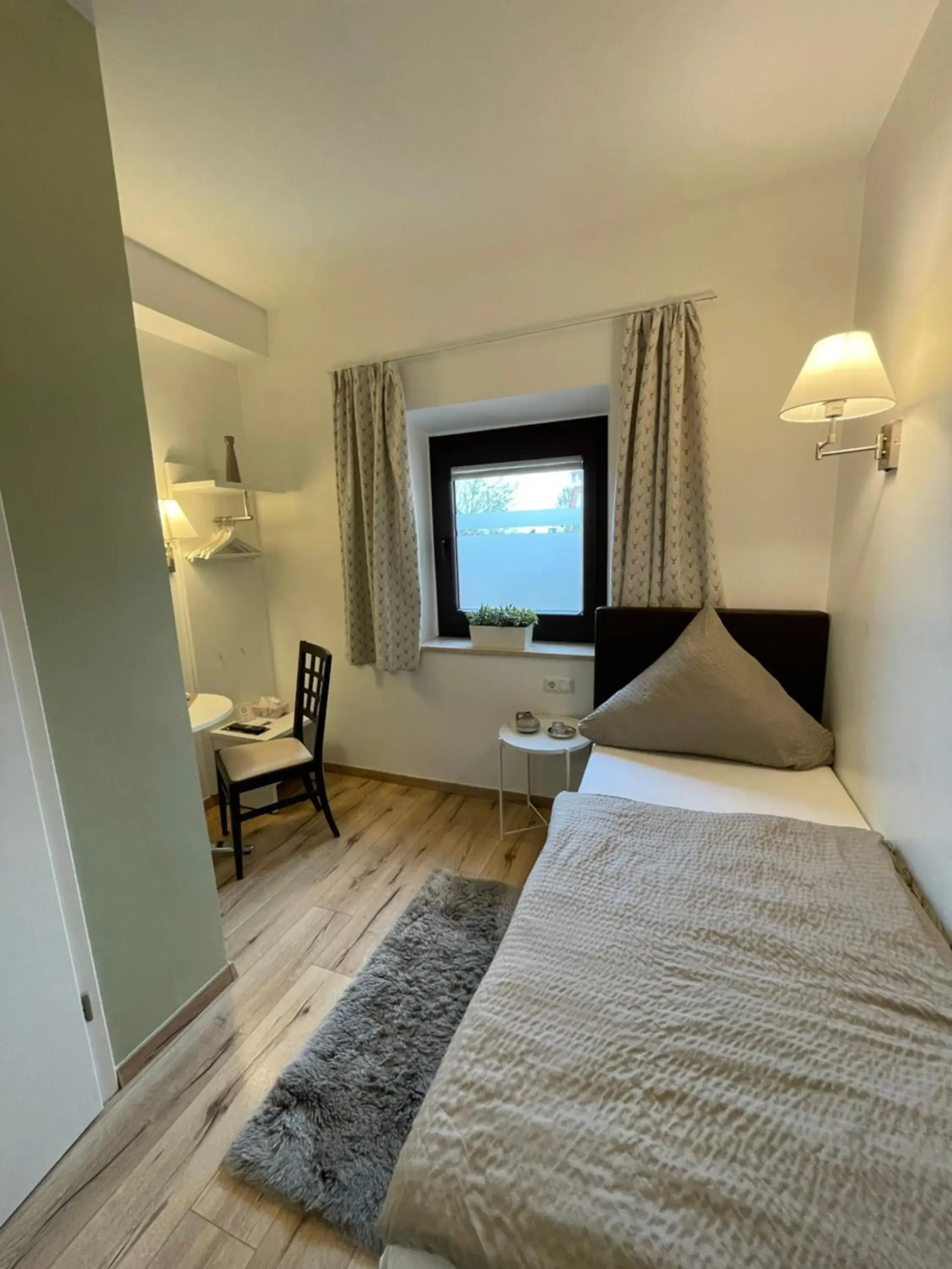 Small Single Room in Landgasthof zur Sonne Small Single Room in Landgasthof zur Sonne