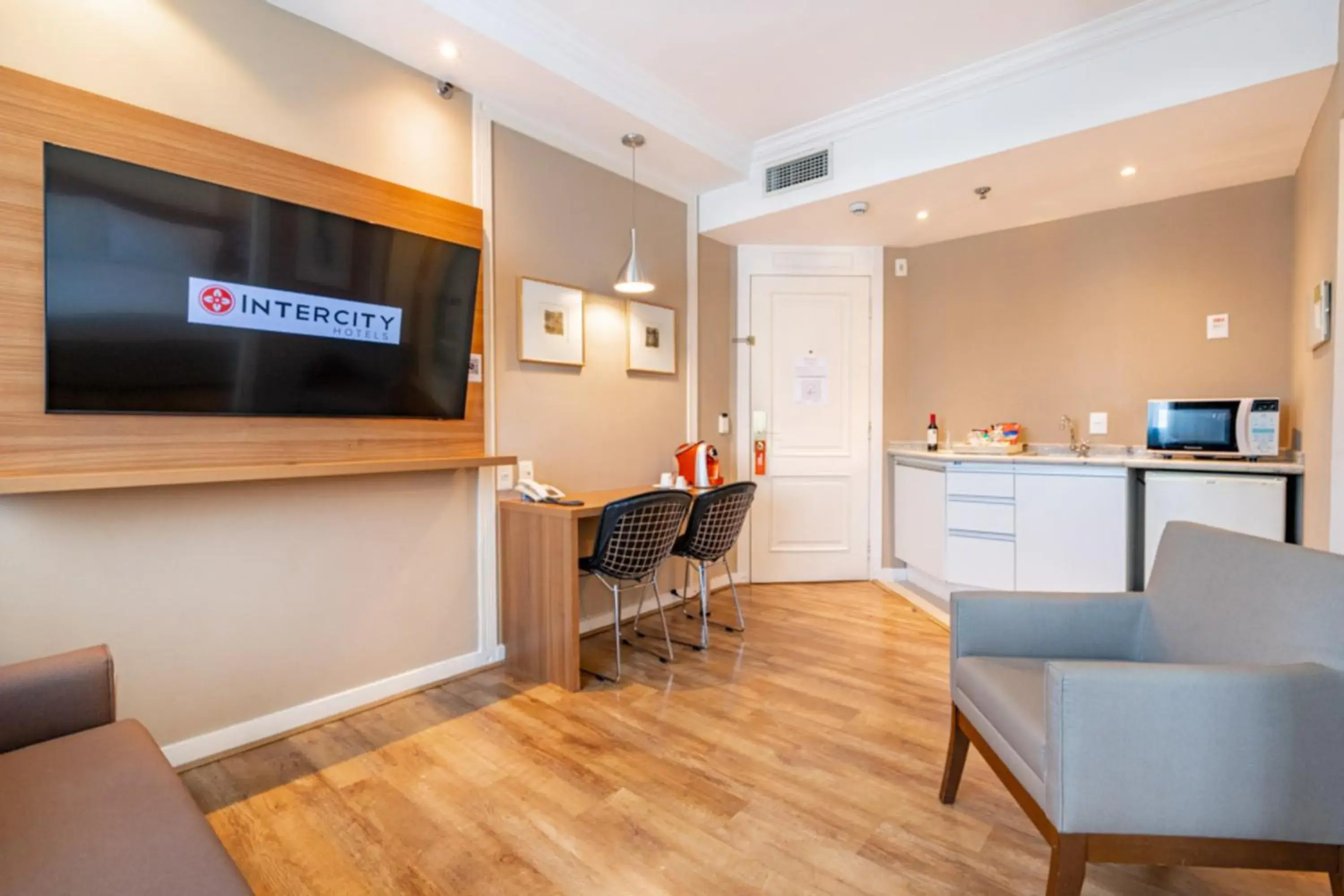 Luxury Double - single occupancy - 1 Double Bed and 1 Sofa Bed in Intercity Pamplona - The Universe Paulista Luxury Double - single occupancy - 1 Double Bed and 1 Sofa Bed in Intercity Pamplona - The Universe Paulista