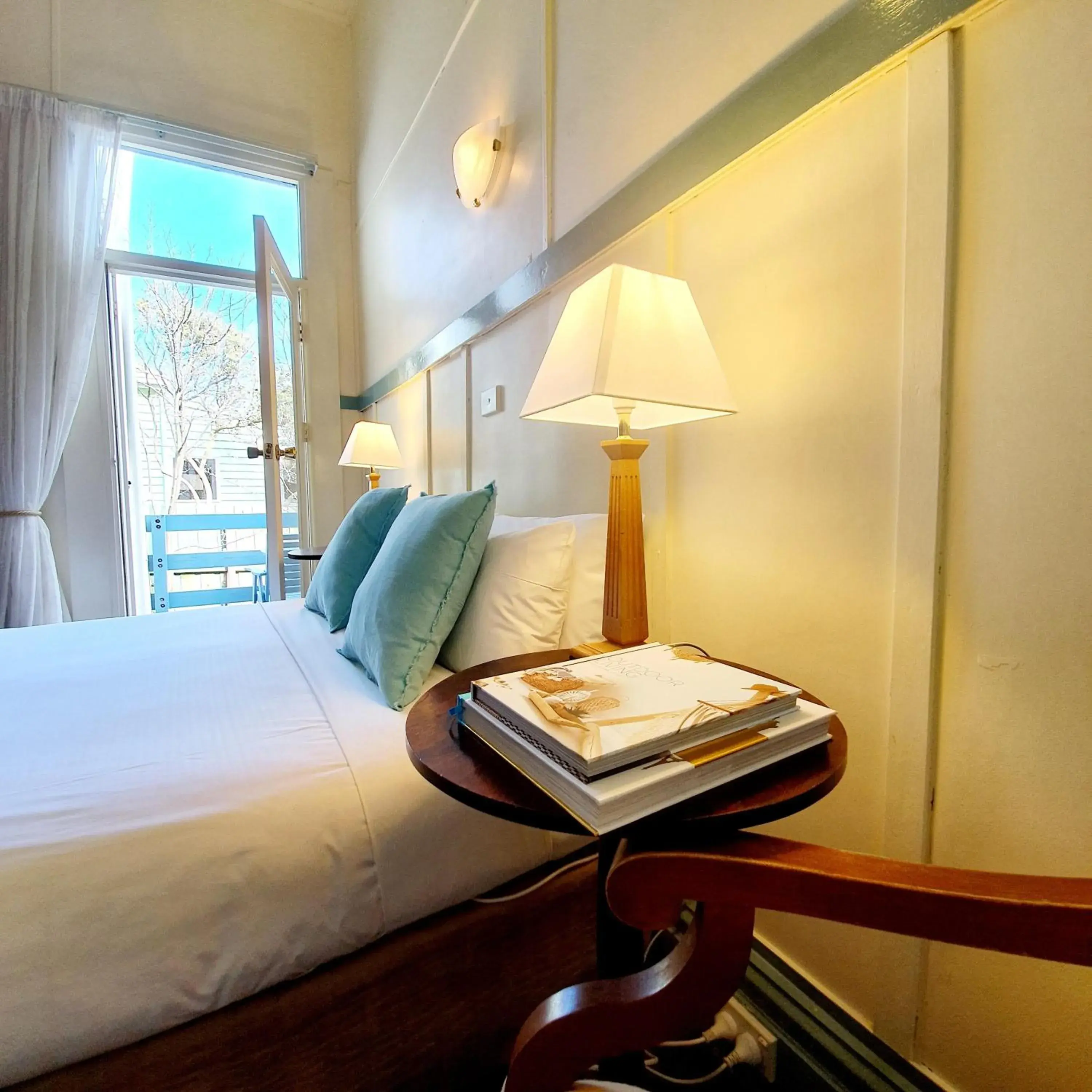 Queen Room with Balcony in Point Lonsdale Guest House Queen Room with Balcony in Point Lonsdale Guest House