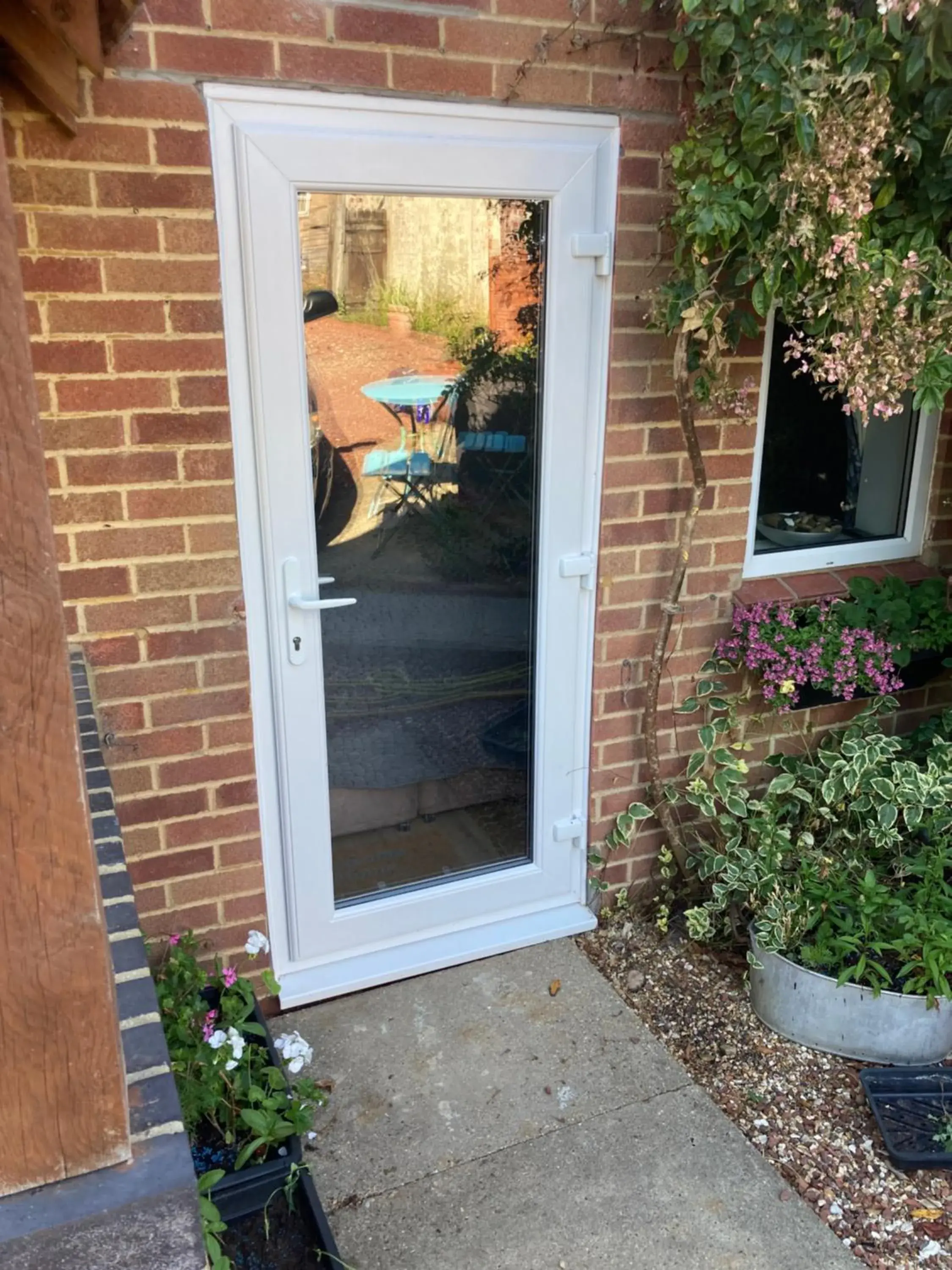 Twin Room with Private Bathroom in Cove Cott Guest Accommodation Twin Room with Private Bathroom in Cove Cott Guest Accommodation