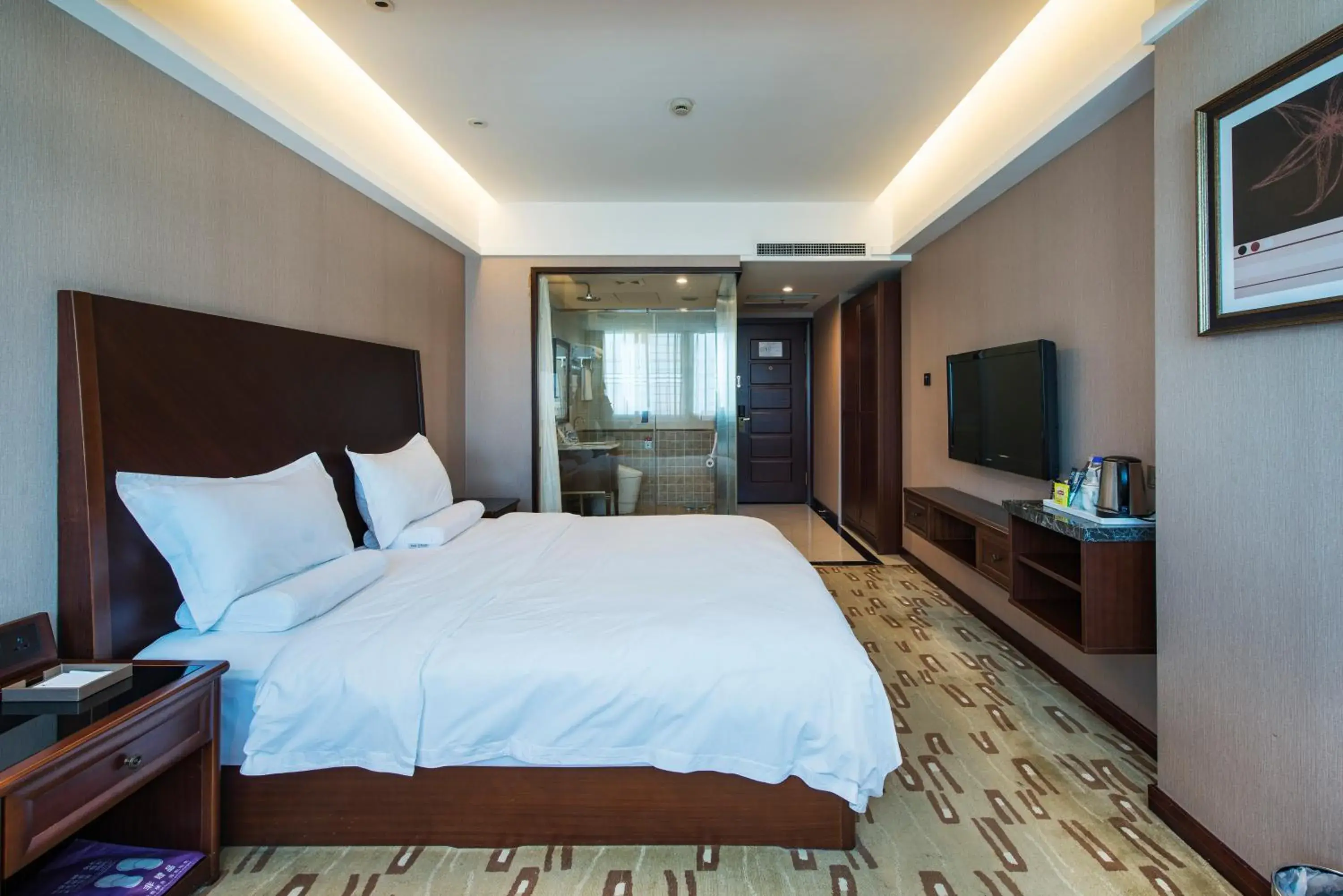 Superior Queen Room in Sun Moon Lake Hotel Dalian大连火车站店 Superior Queen Room in Sun Moon Lake Hotel Dalian大连火车站店
