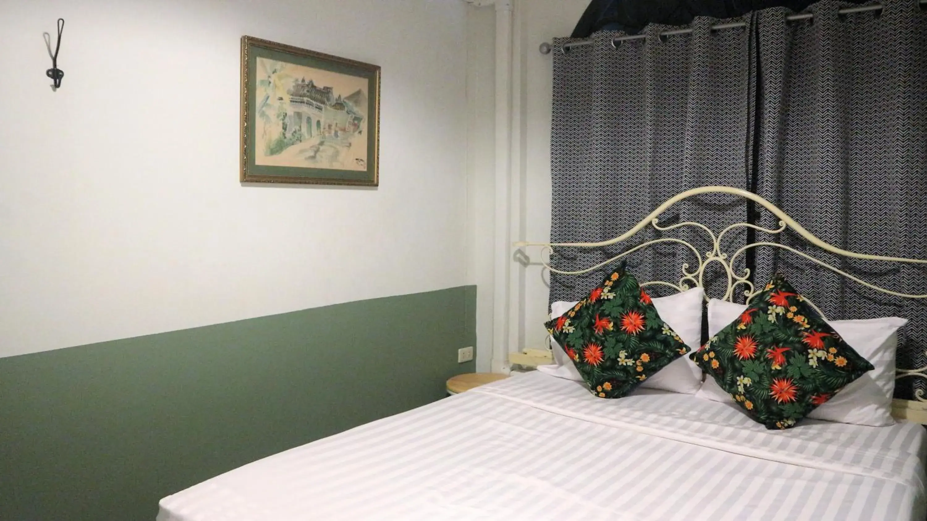 Double Room with Shared Bathroom in The Neighbors Hostel Double Room with Shared Bathroom in The Neighbors Hostel