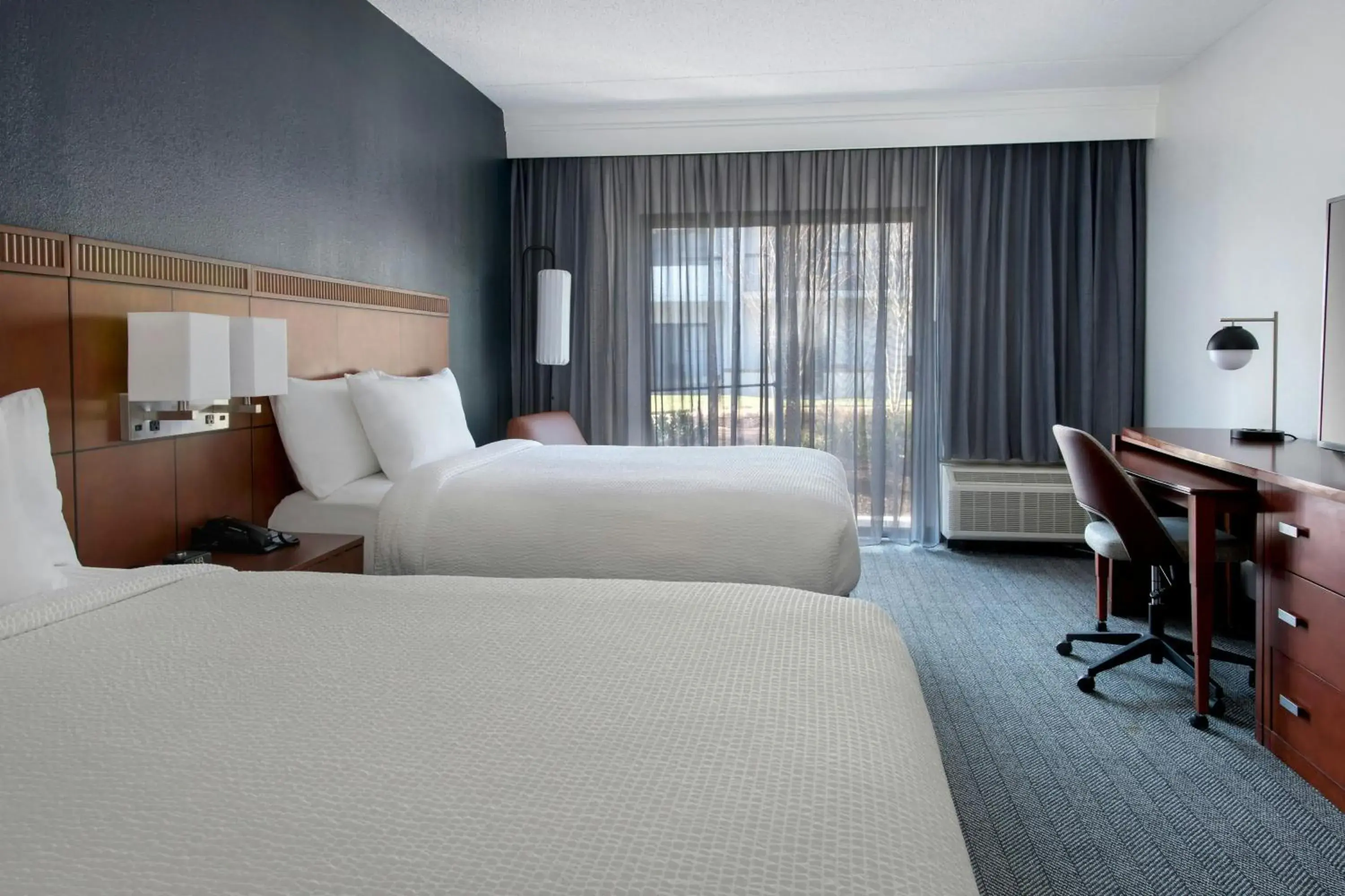 Double Room with Two Double Beds in Courtyard by Marriott Annapolis Double Room with Two Double Beds in Courtyard by Marriott Annapolis
