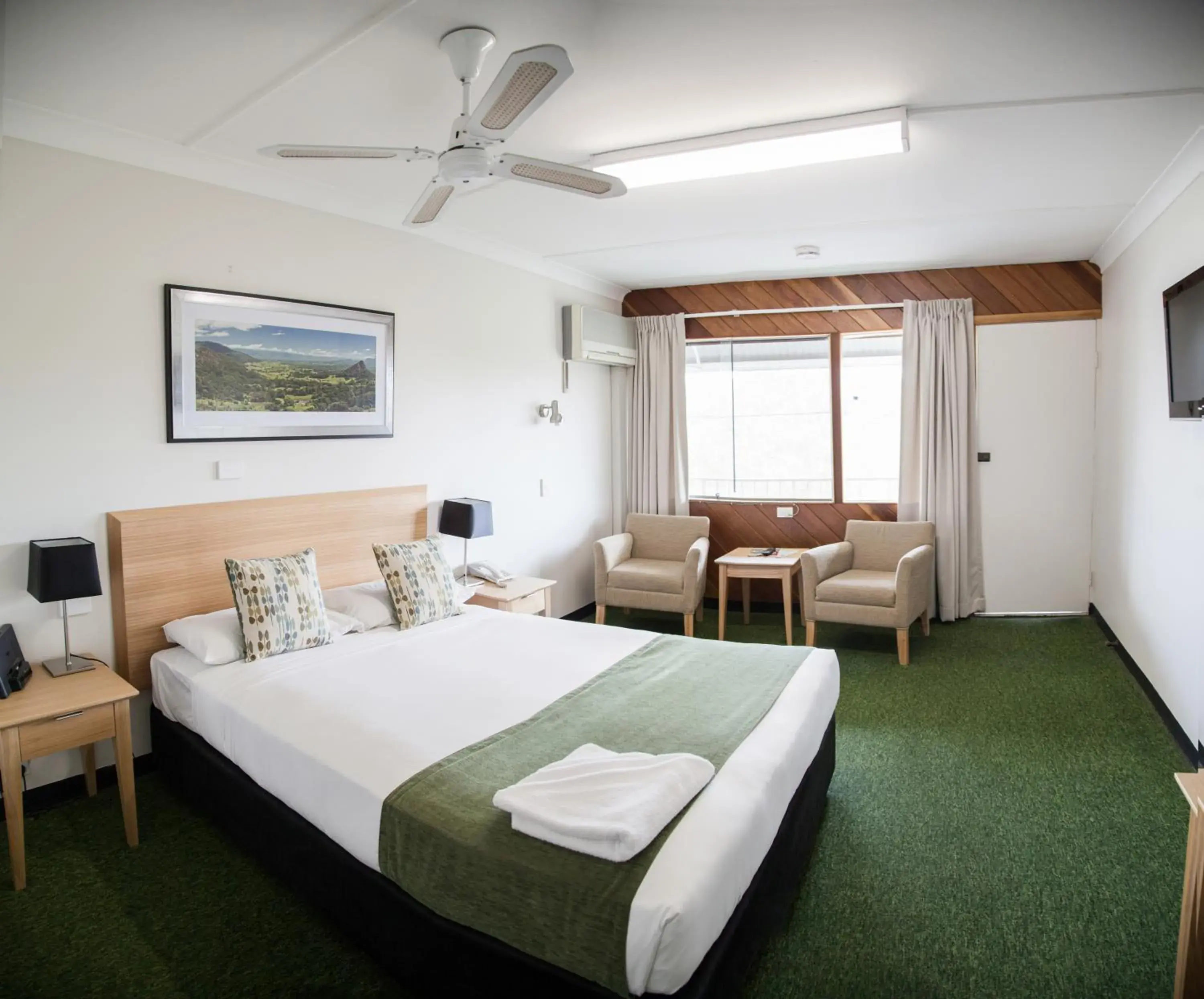 Standard Queen Room in Murwillumbah Motor Inn Standard Queen Room in Murwillumbah Motor Inn