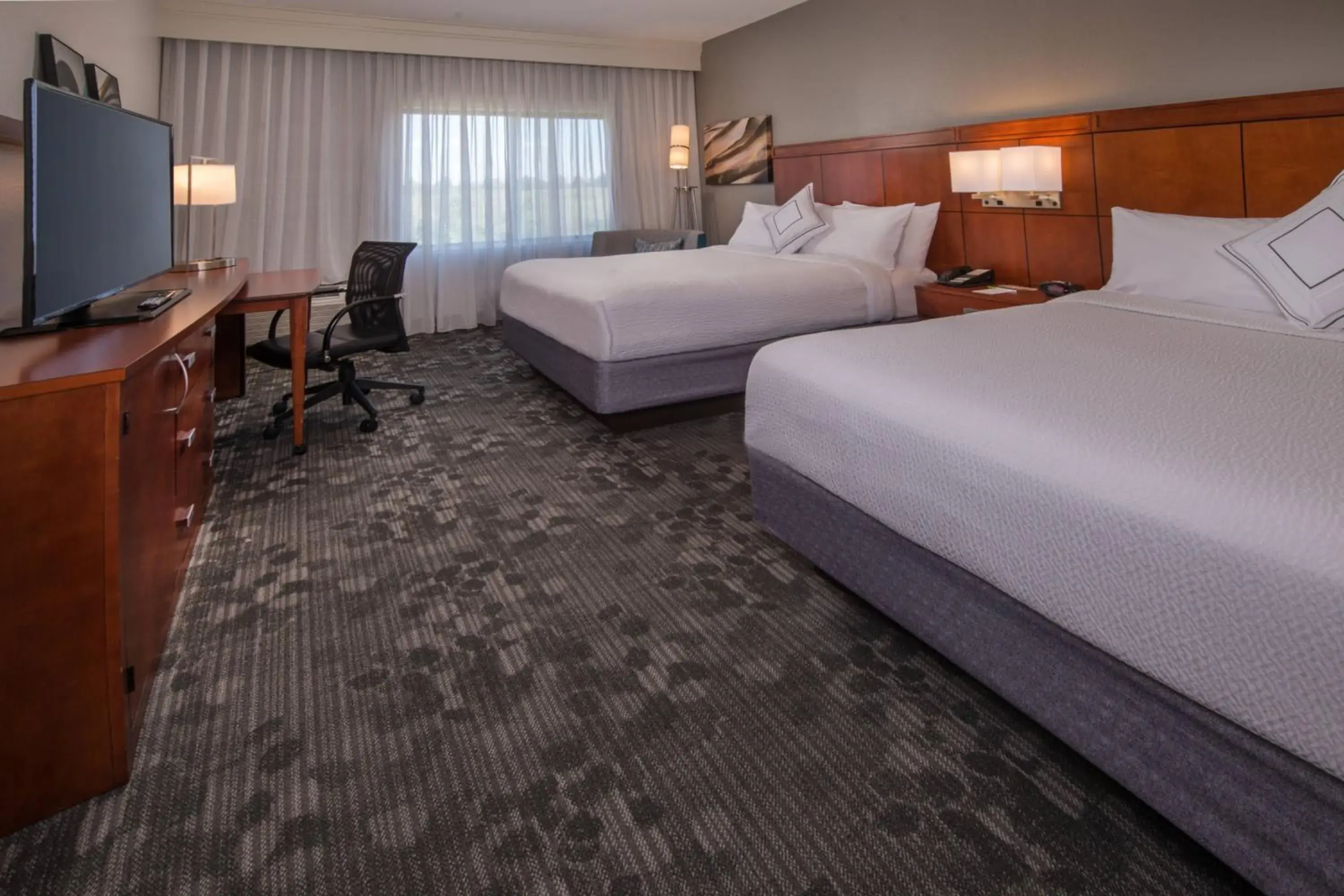 Queen Room with Two Queen Beds in Courtyard by Marriott Dulles Town Center Queen Room with Two Queen Beds in Courtyard by Marriott Dulles Town Center