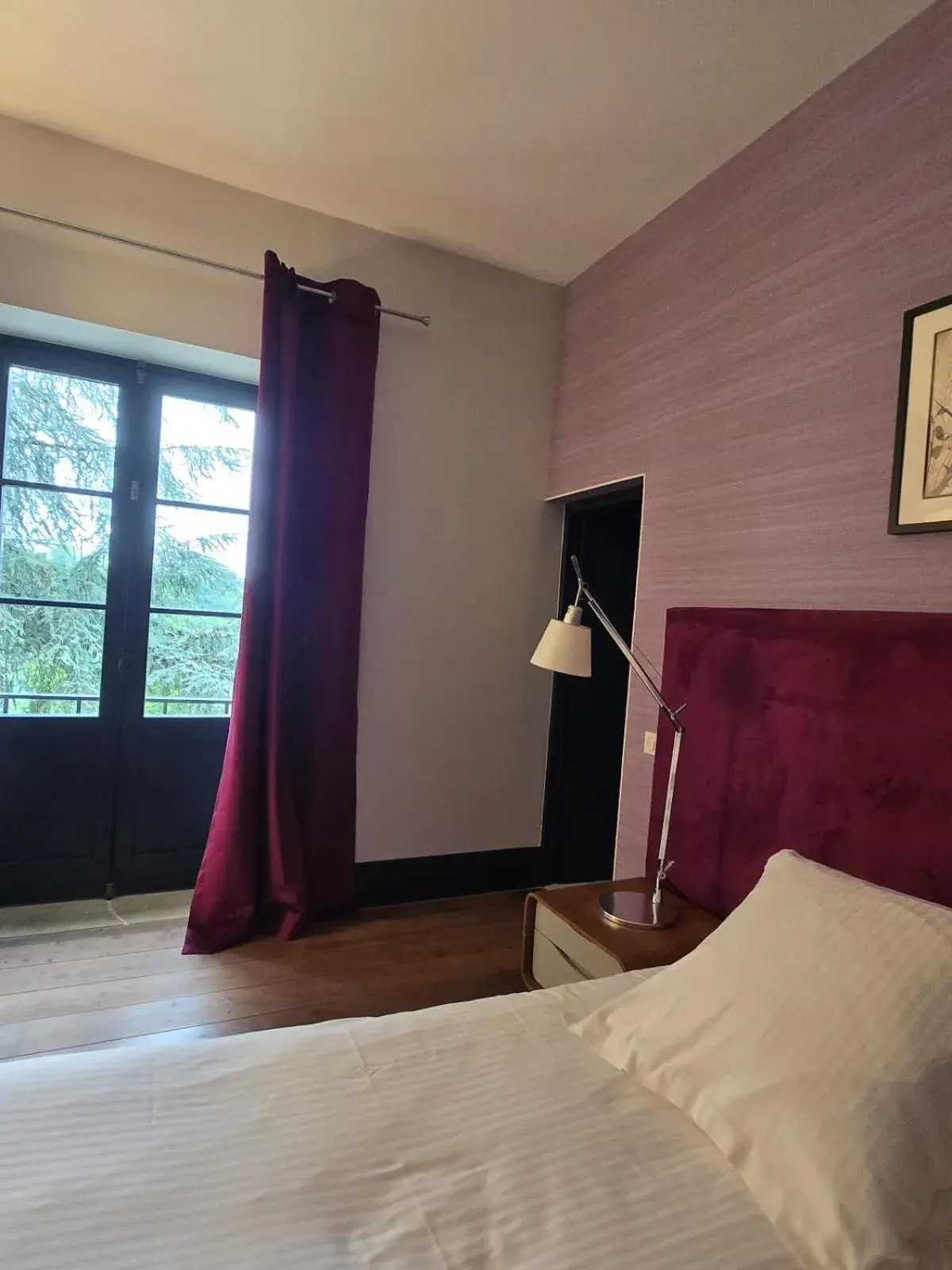 Vintage Twin Room - single occupancy in Château de Courtebotte Vintage Twin Room - single occupancy in Château de Courtebotte