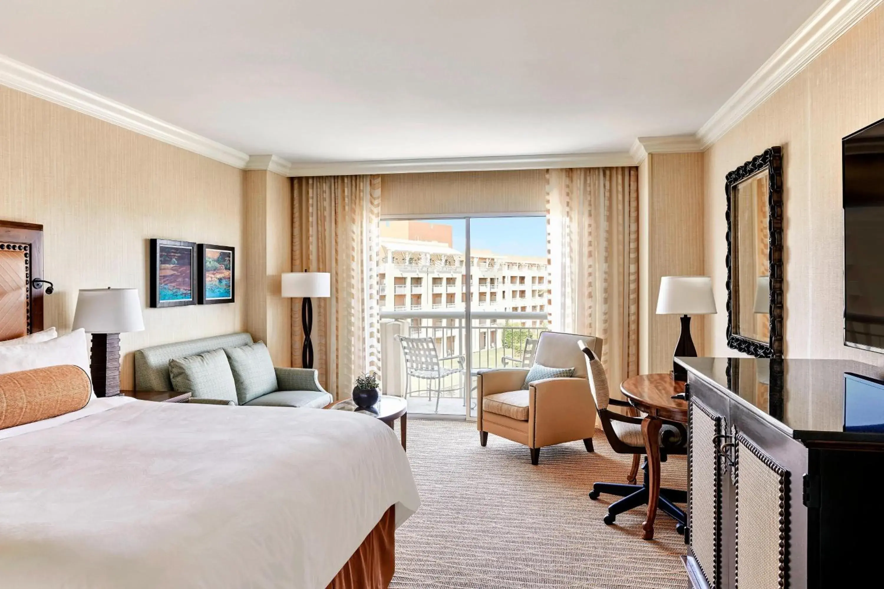 Renovated King Room with Adapted Tub - Mobility and Hearing Accessible in JW Marriott Phoenix Desert Ridge Resort & Spa Renovated King Room with Adapted Tub - Mobility and Hearing Accessible in JW Marriott Phoenix Desert Ridge Resort & Spa