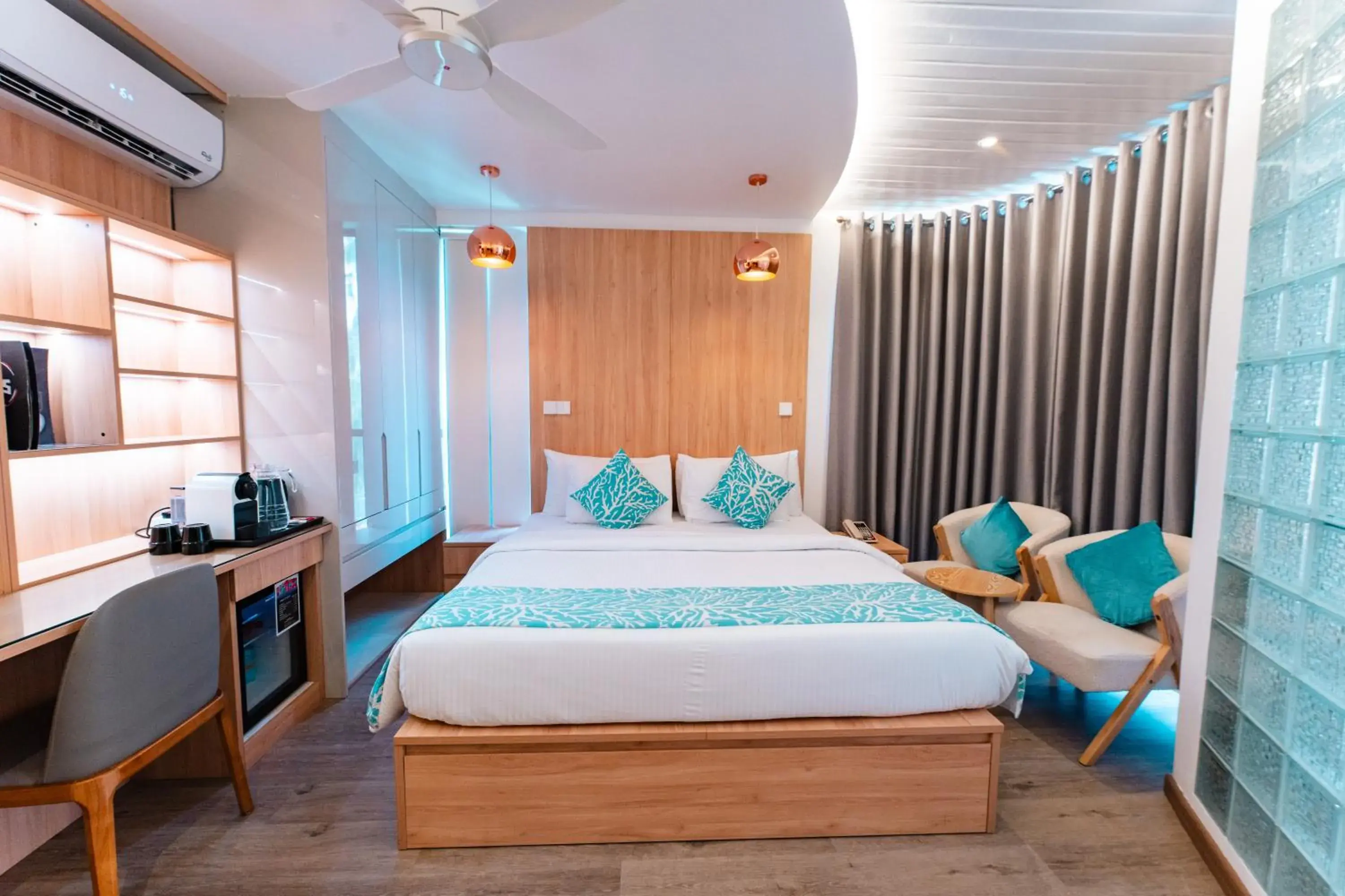 Superior Deluxe Room in Hotel Star Shell Superior Deluxe Room in Hotel Star Shell