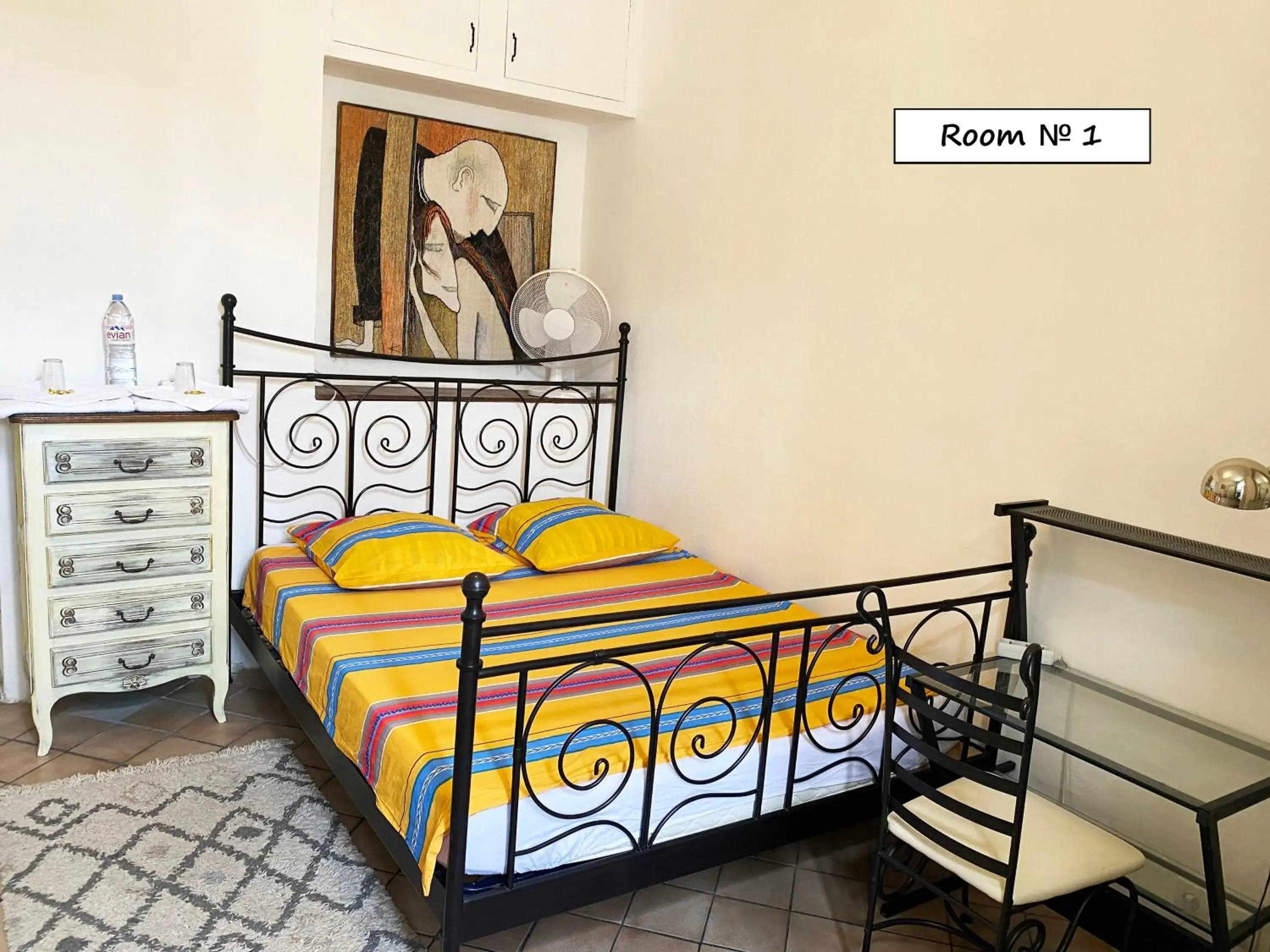 Double Room with Shared Bathroom in Nice Center Room Double Room with Shared Bathroom in Nice Center Room