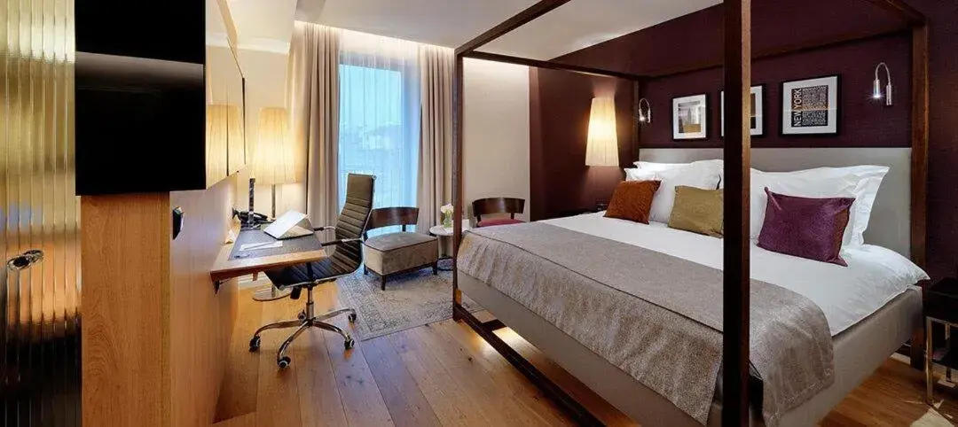 King Room with Roll-In Shower - Disability Access in B&B HOTEL RZESZÓW CENTRUM King Room with Roll-In Shower - Disability Access in B&B HOTEL RZESZÓW CENTRUM