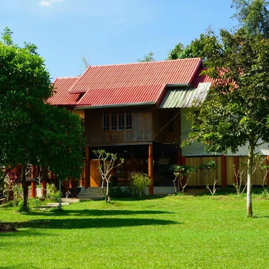 Two-Bedroom Chalet in BaanRai KhunYa บ้านไร่คุณย่า Two-Bedroom Chalet in BaanRai KhunYa บ้านไร่คุณย่า