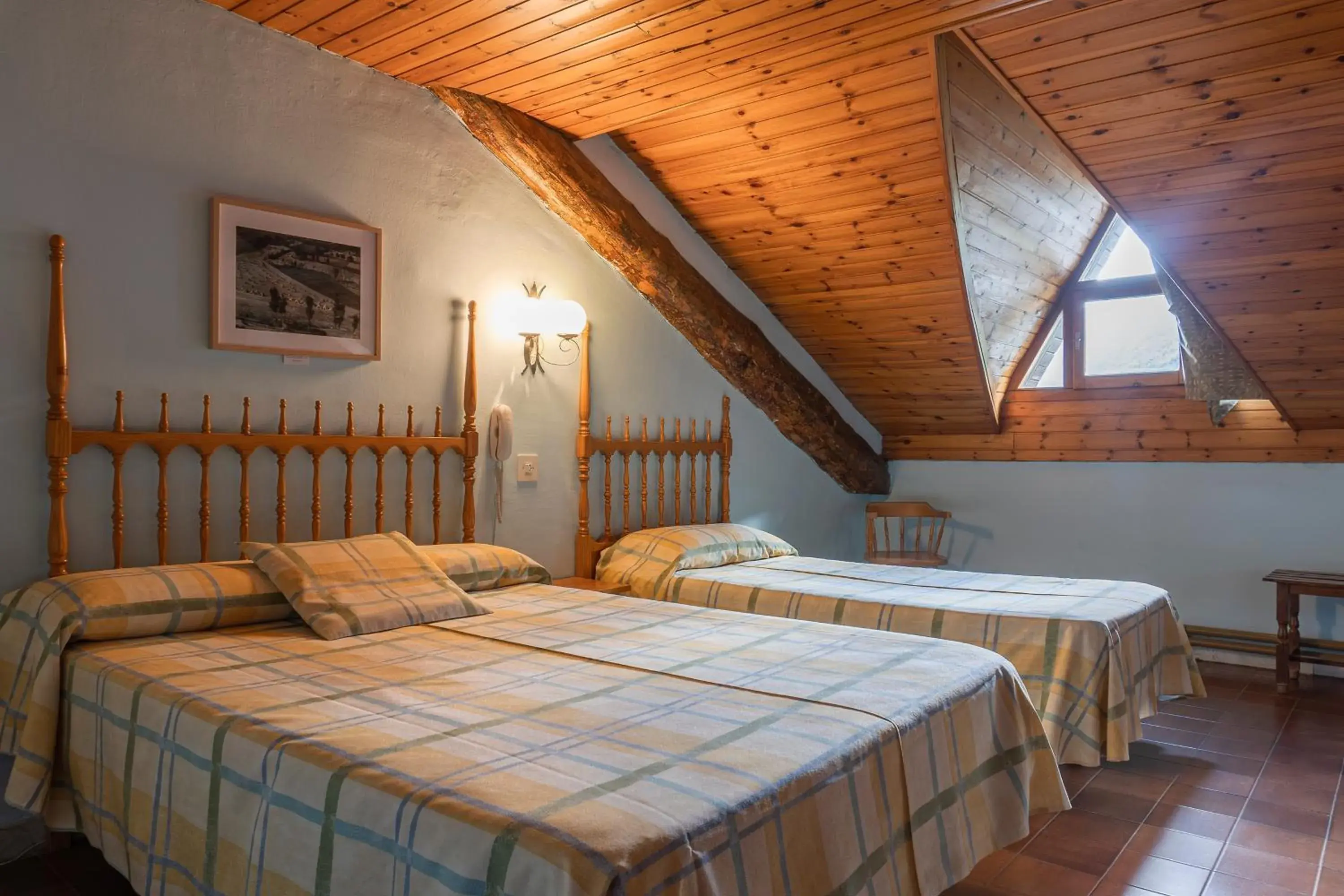 Triple Room (2 Adults + 1 Child) in Hotel Cardós Triple Room (2 Adults + 1 Child) in Hotel Cardós