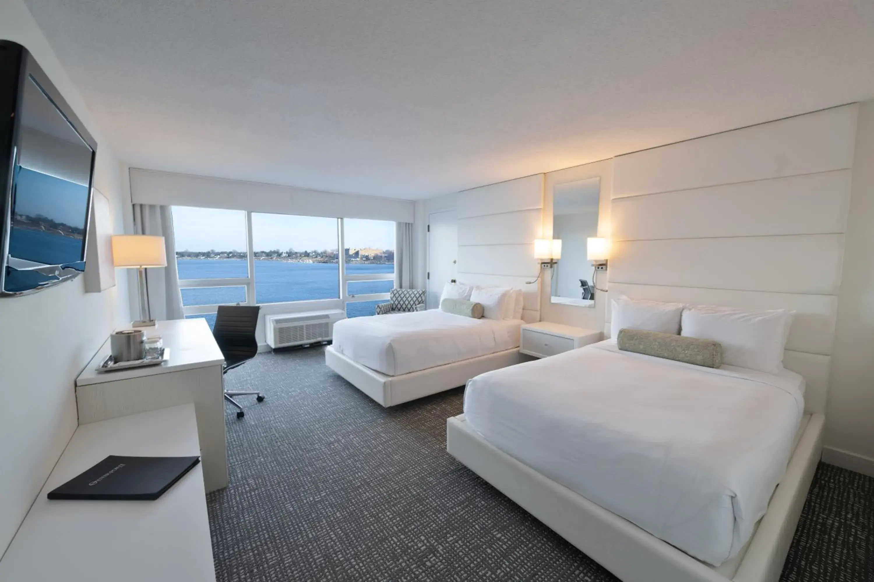 Double Room with Two Double Beds and River View in Oyster Point Hotel Double Room with Two Double Beds and River View in Oyster Point Hotel