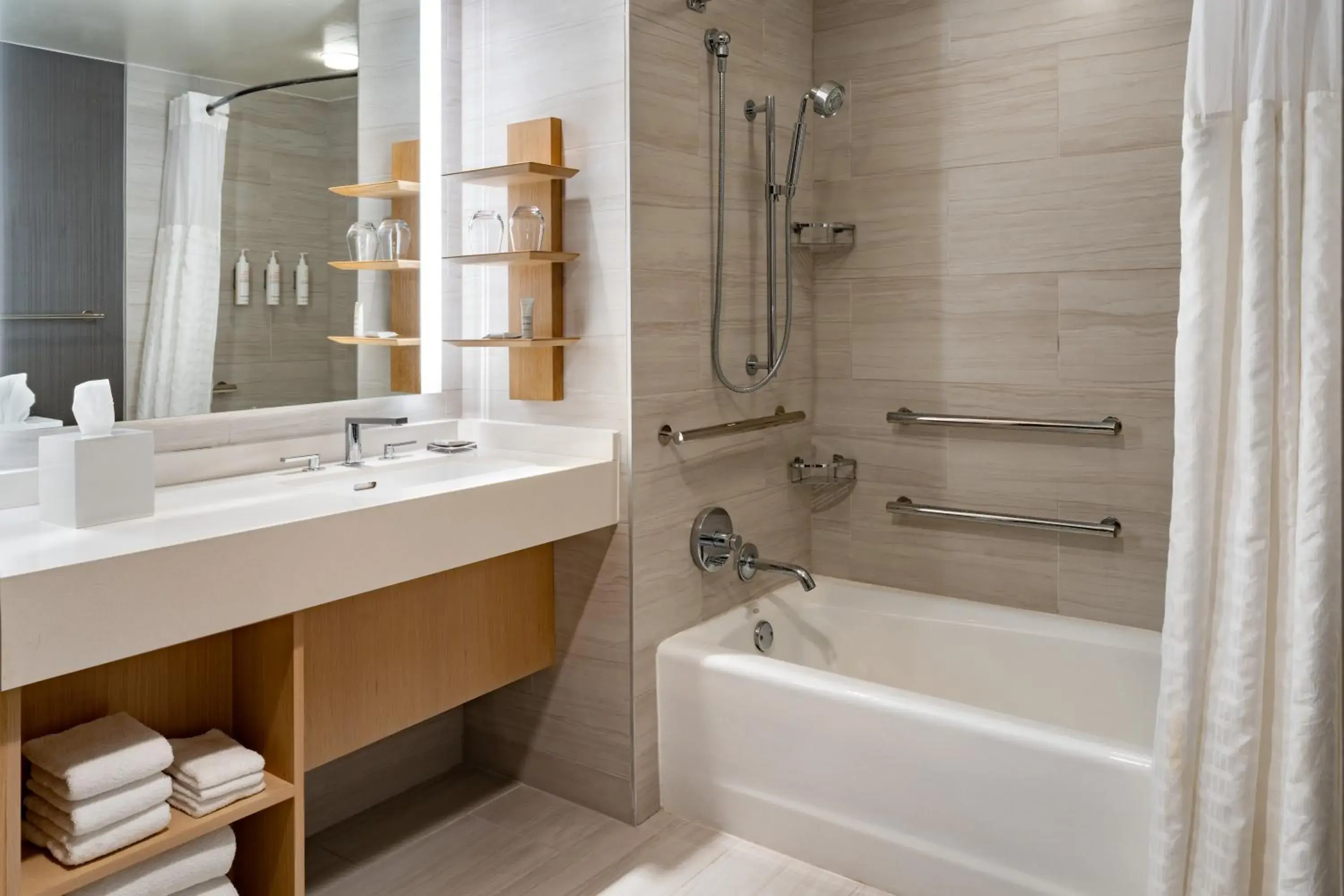 King Room with Adapted Tub - Mobility Accessible in Tampa Marriott Water Street King Room with Adapted Tub - Mobility Accessible in Tampa Marriott Water Street