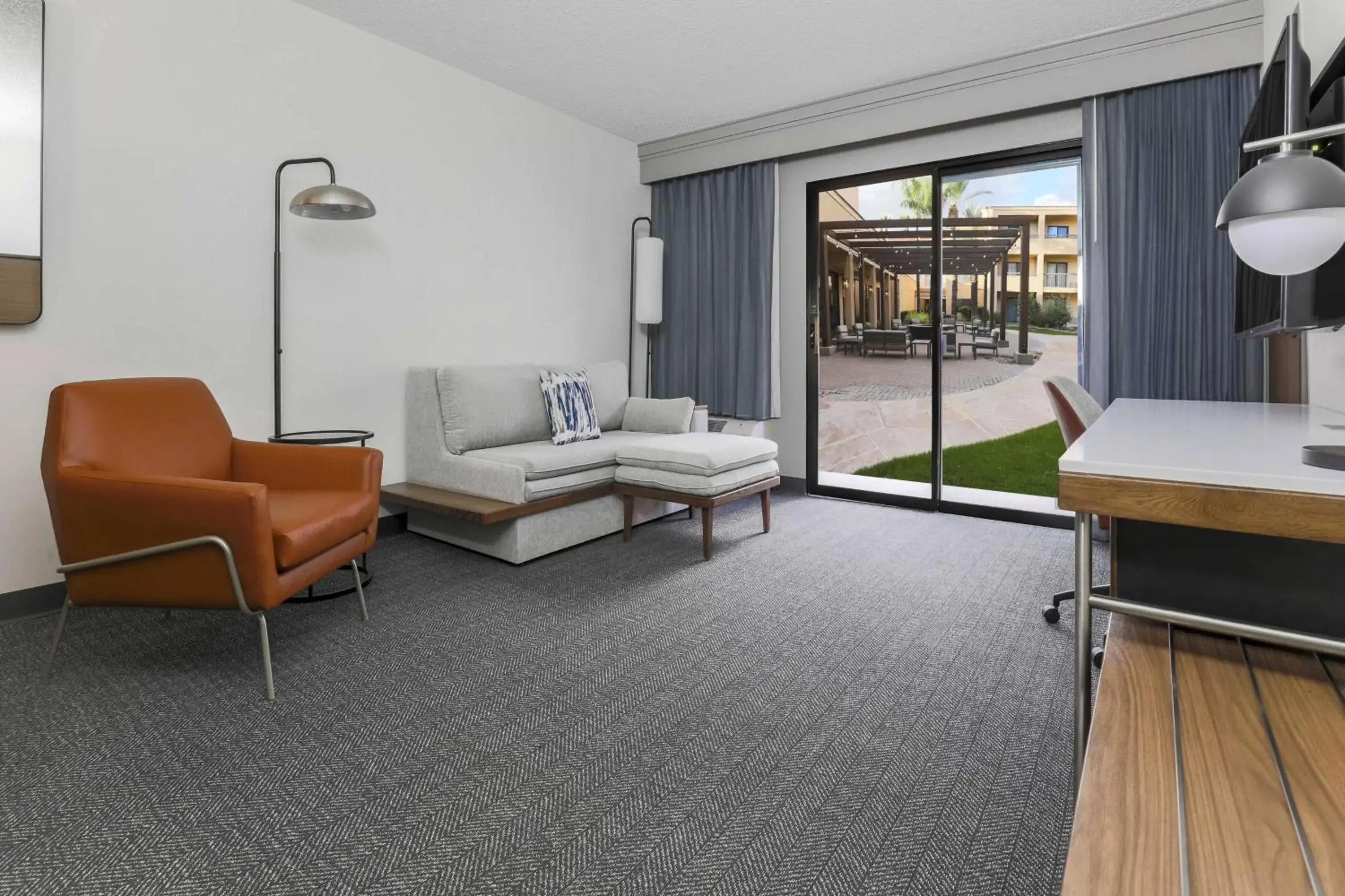 King Room with Sofa Bed in Courtyard Tucson Airport King Room with Sofa Bed in Courtyard Tucson Airport