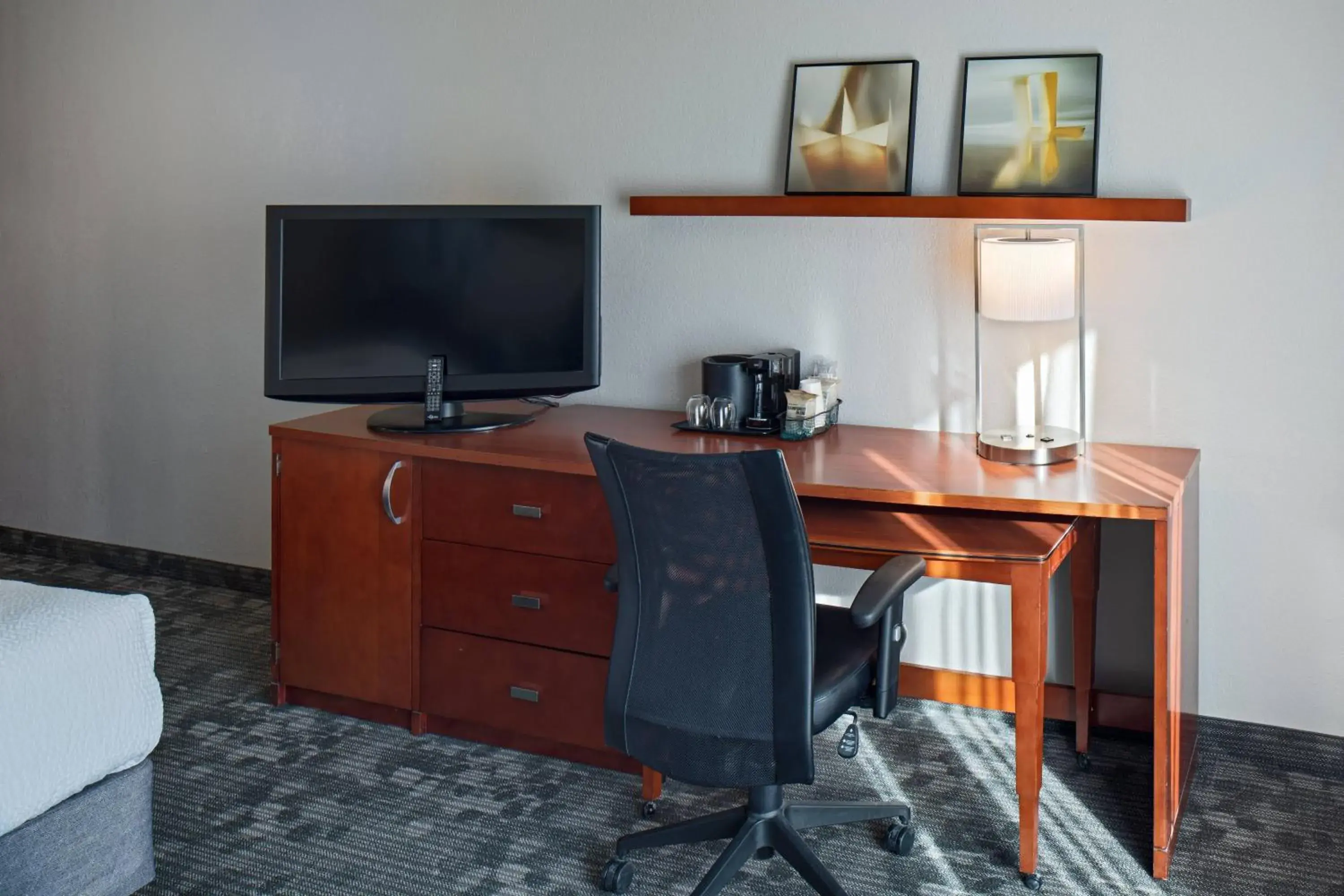 King Room with Sofa Bed and Adapted Tub - Mobility and Hearing Accessible in Courtyard Cincinnati Blue Ash King Room with Sofa Bed and Adapted Tub - Mobility and Hearing Accessible in Courtyard Cincinnati Blue Ash