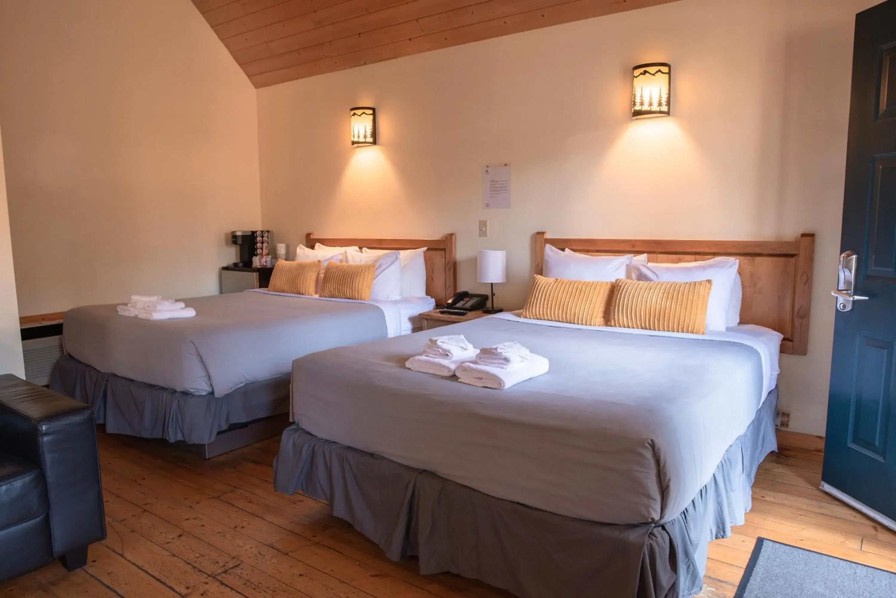 Chalet in HI Banff Alpine Centre - Hostel Chalet in HI Banff Alpine Centre - Hostel