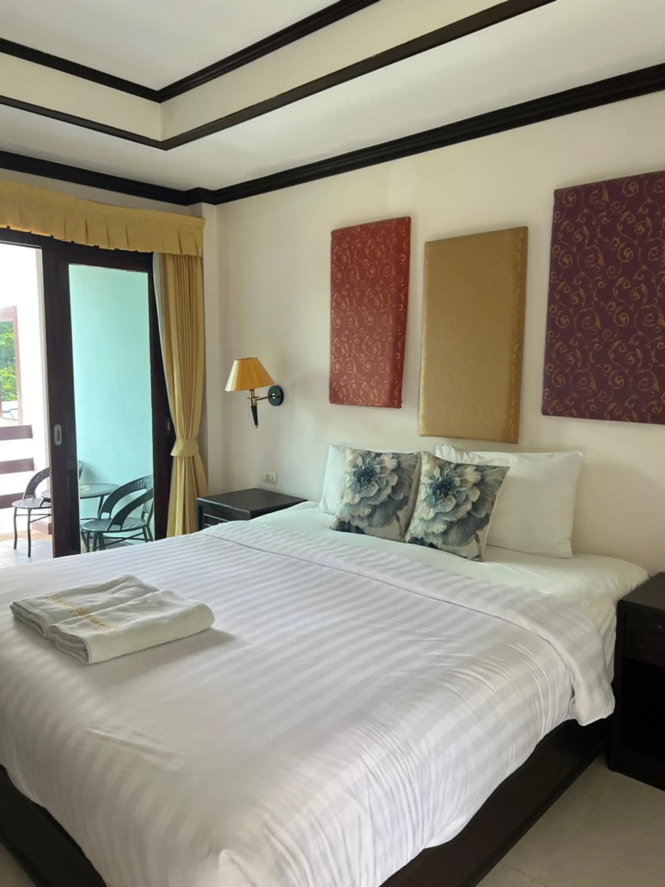 Double Room with Pool View - Top Floor in Samui Seabreeze Place Double Room with Pool View - Top Floor in Samui Seabreeze Place