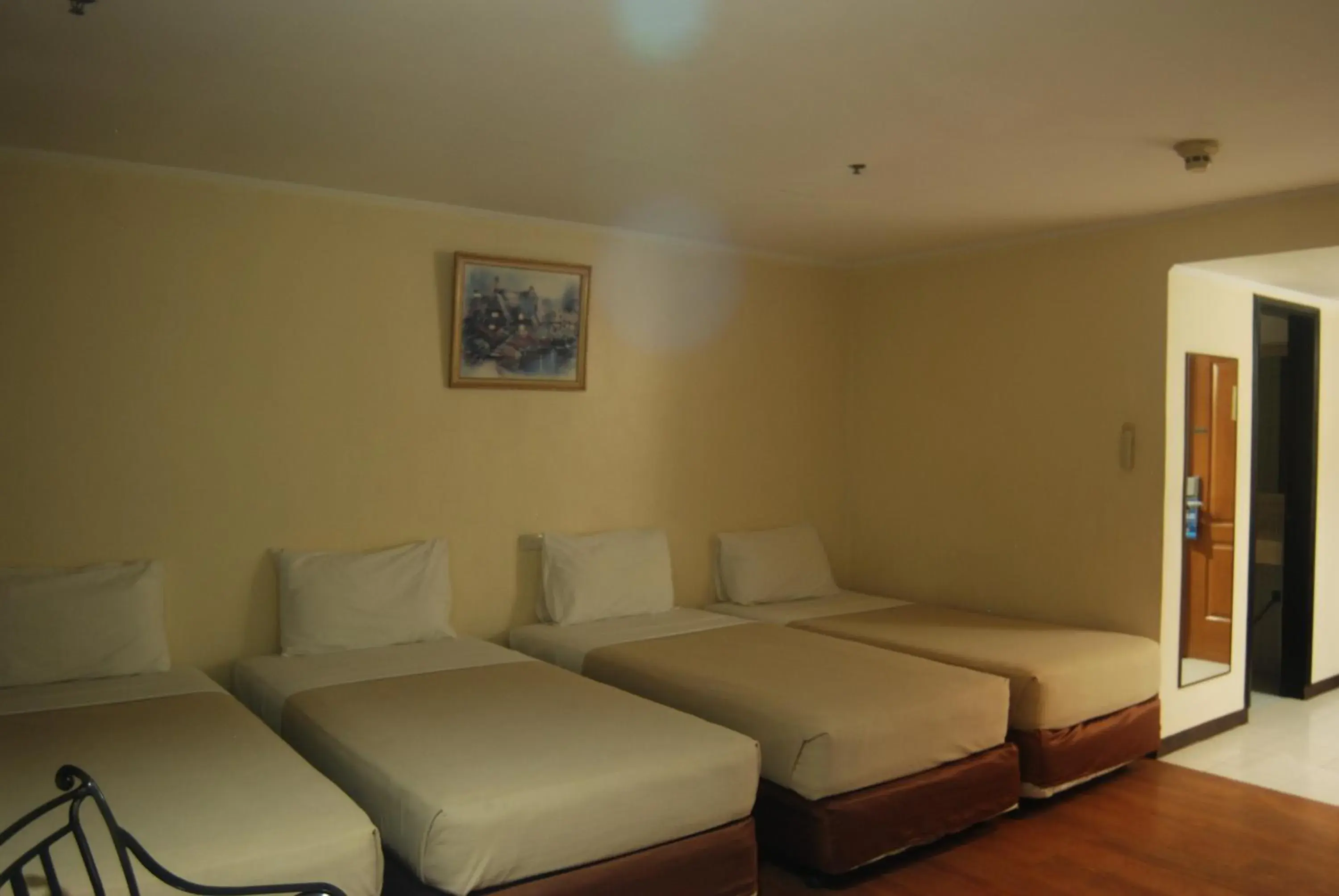 Deluxe Quadruple Room in Golden Peak Hotel & Suites powered by Cocotel Deluxe Quadruple Room in Golden Peak Hotel & Suites powered by Cocotel