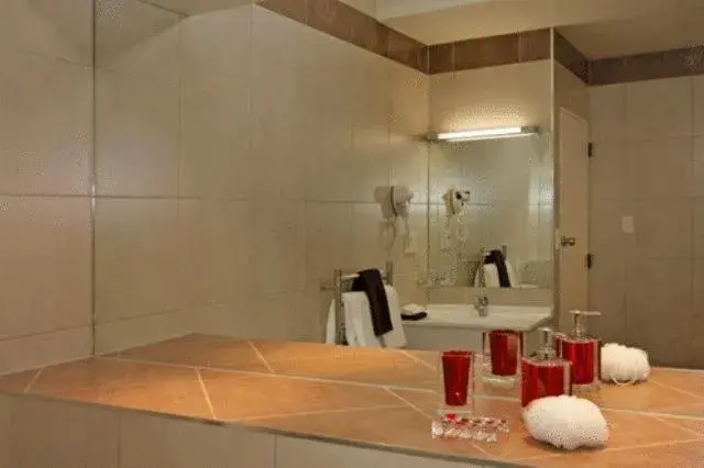 Executive One-Bedroom Suite in Kiwi Studios Motel Executive One-Bedroom Suite in Kiwi Studios Motel