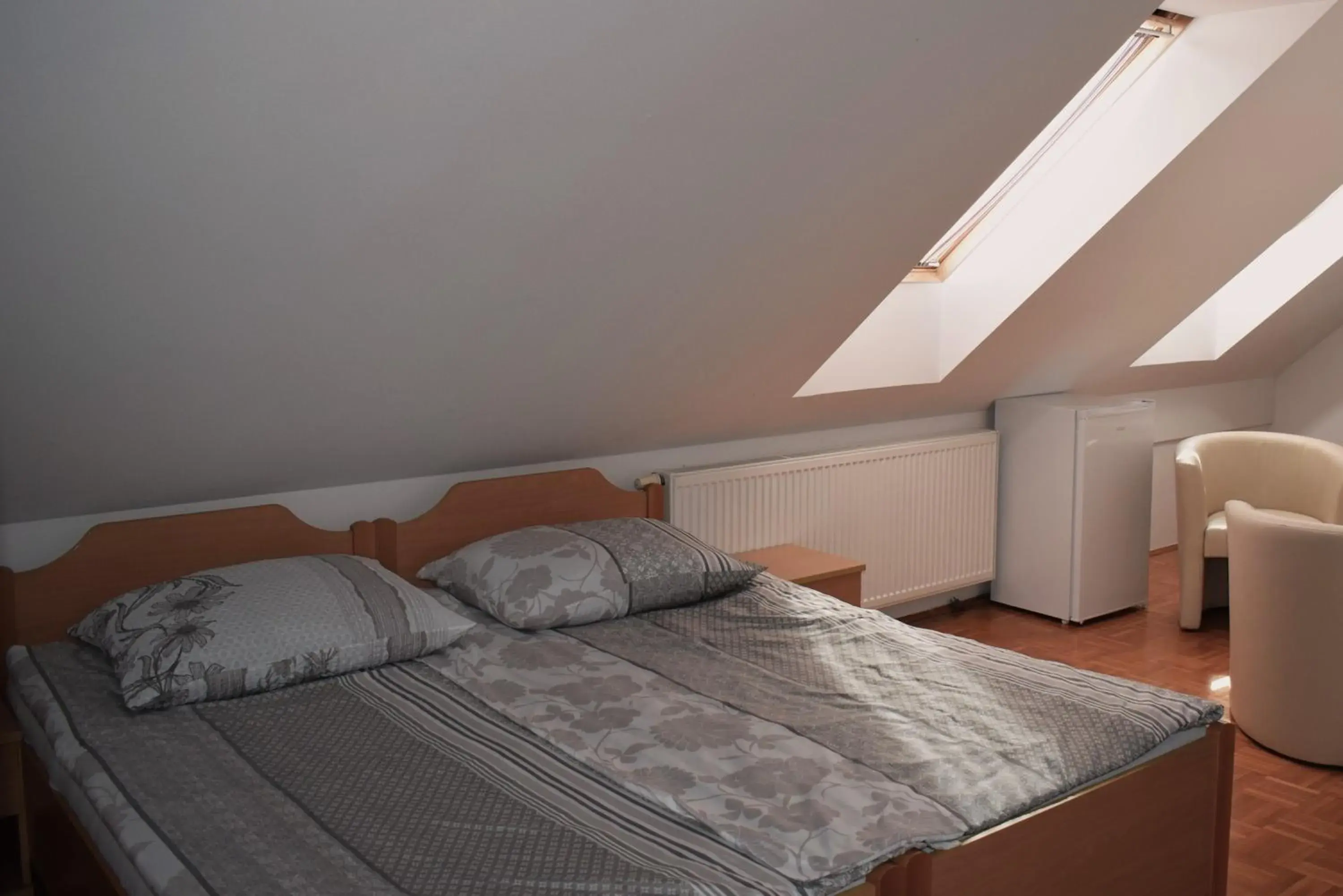 Basic Triple Room - single occupancy in Farm Stay Zevnik Basic Triple Room - single occupancy in Farm Stay Zevnik