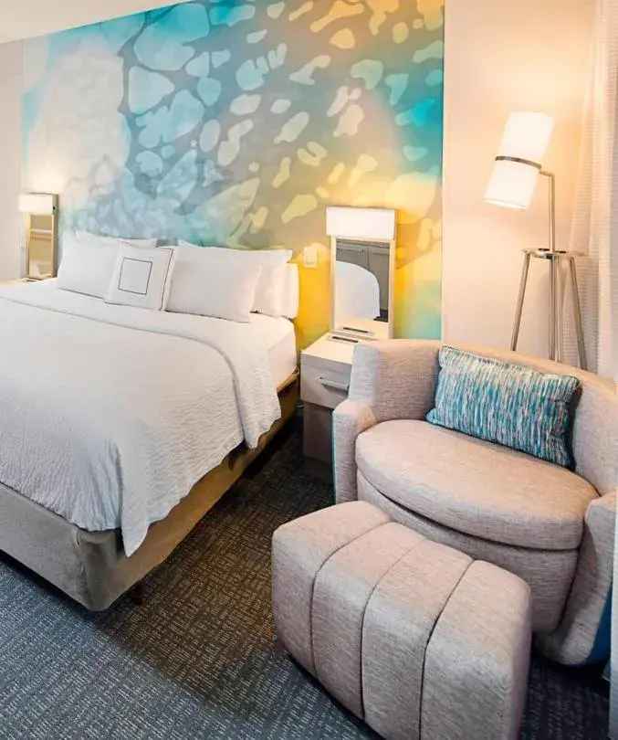 King Room with Sofa Bed and Adapted Tub - Mobility Accessible in Courtyard by Marriott West Palm Beach Airport King Room with Sofa Bed and Adapted Tub - Mobility Accessible in Courtyard by Marriott West Palm Beach Airport