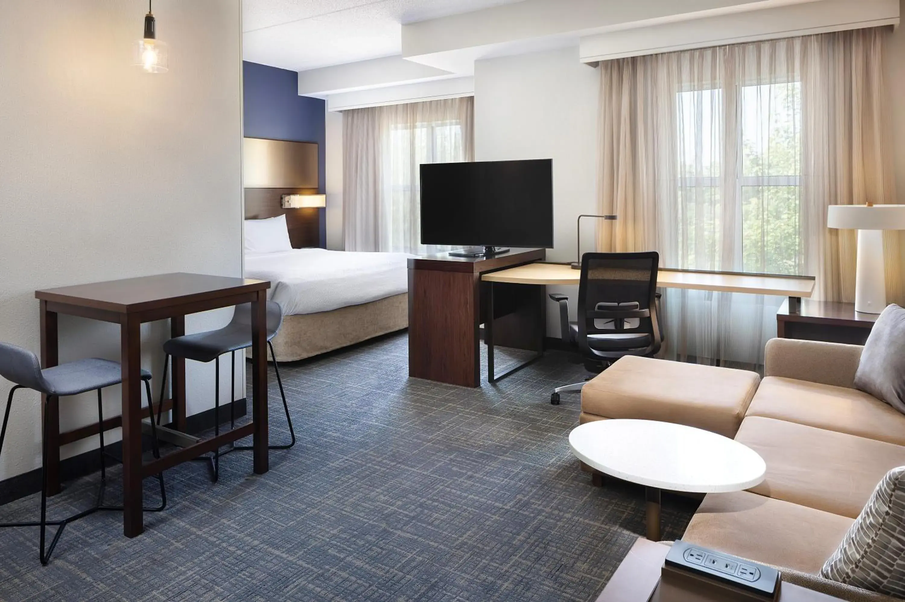 Studio King Room with Sofa Bed - Mobility and Hearing Accessible with Tub in Residence Inn Rochester Henrietta Studio King Room with Sofa Bed - Mobility and Hearing Accessible with Tub in Residence Inn Rochester Henrietta