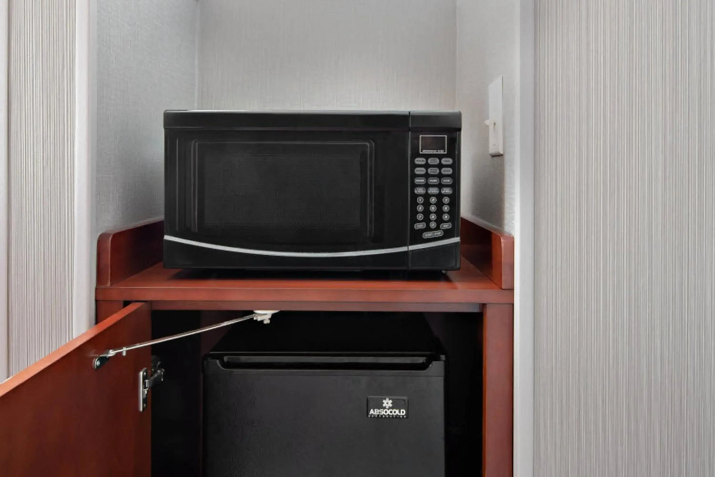 One-Bedroom Suite with Two Queen Beds and Sofa Bed in Courtyard by Marriott Raleigh North/Triangle Town Center One-Bedroom Suite with Two Queen Beds and Sofa Bed in Courtyard by Marriott Raleigh North/Triangle Town Center