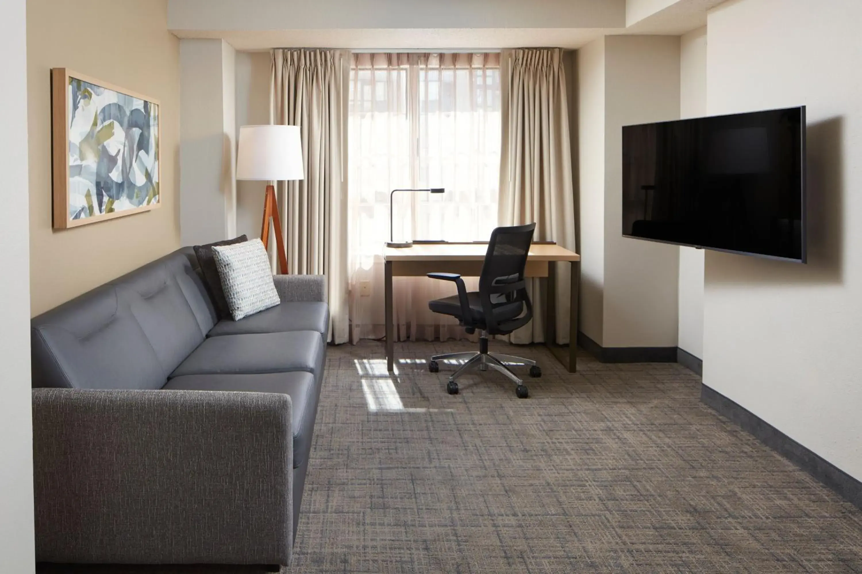 One-Bedroom Queen Suite with Sofa Bed and Adapted Tub - Mobility and Hearing Accessible in Residence Inn Arlington Rosslyn One-Bedroom Queen Suite with Sofa Bed and Adapted Tub - Mobility and Hearing Accessible in Residence Inn Arlington Rosslyn