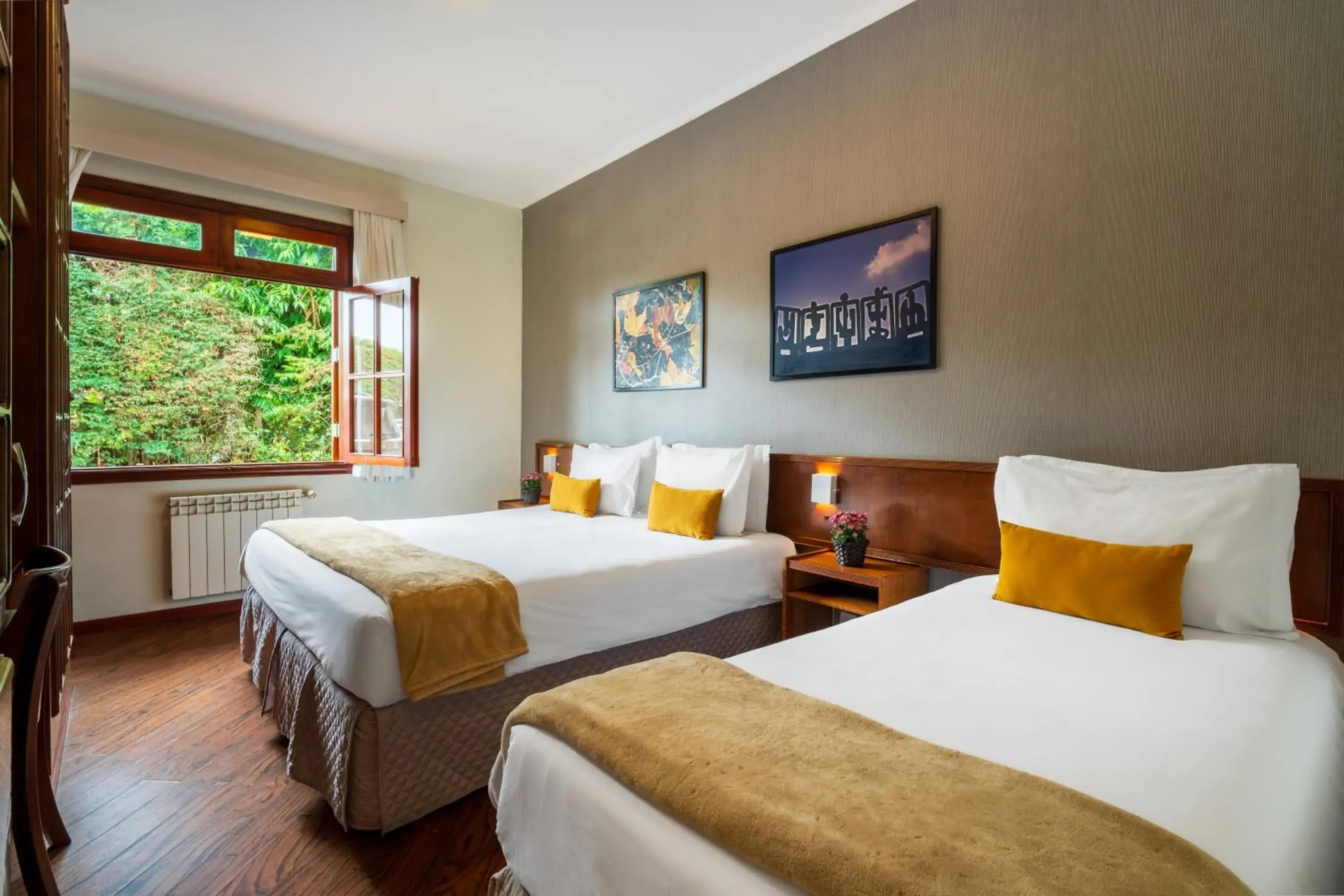 Luxury Triple Room in Pousada Campos de Provence Campos do Jordão Luxury Triple Room in Pousada Campos de Provence Campos do Jordão