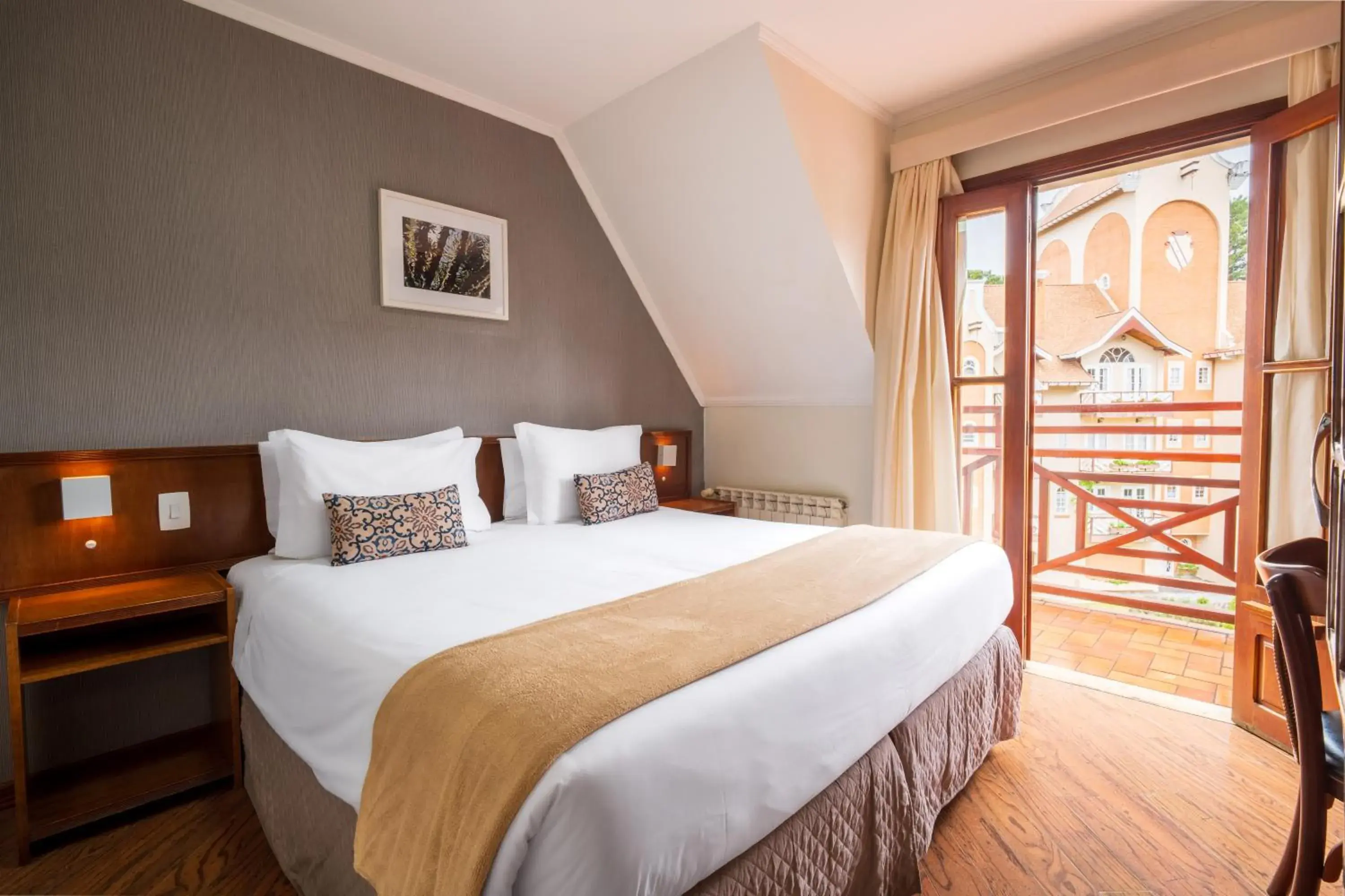 Deluxe Double Room with Balcony in Pousada Campos de Provence Campos do Jordão Deluxe Double Room with Balcony in Pousada Campos de Provence Campos do Jordão