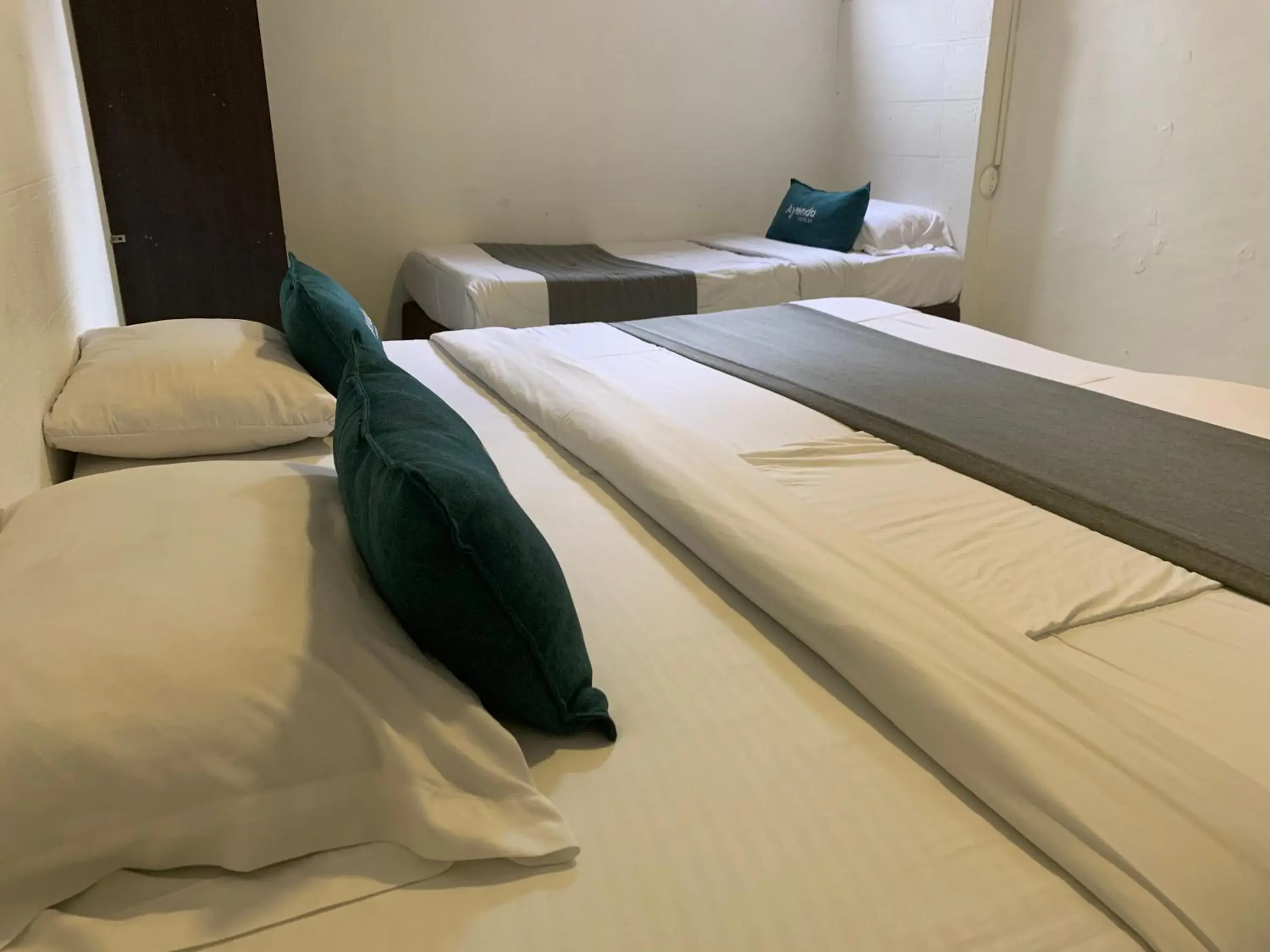 Triple Room - single occupancy in Hotel Quintas de Normandia Triple Room - single occupancy in Hotel Quintas de Normandia