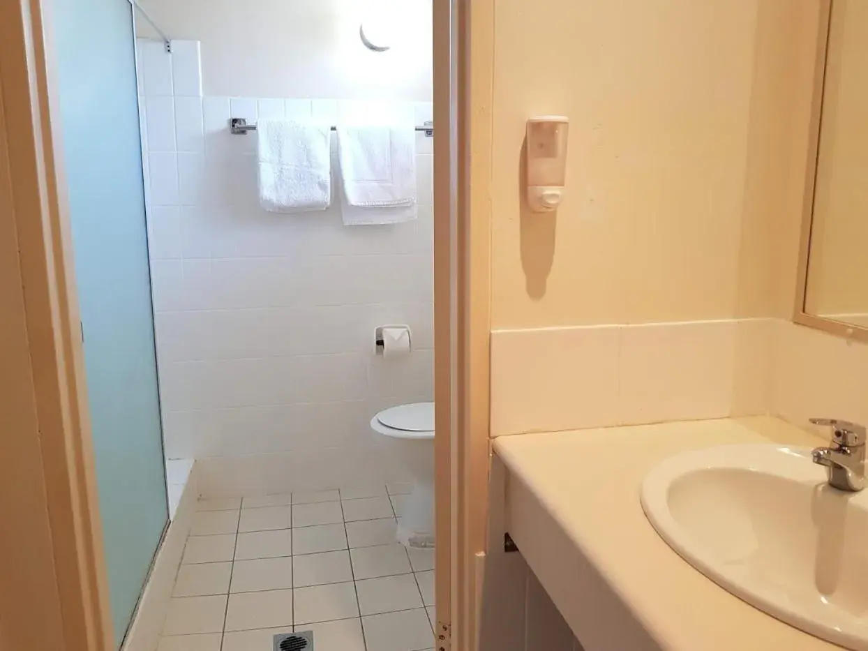 Standard Double Room with Lake View in El Lago Waters Hotel Standard Double Room with Lake View in El Lago Waters Hotel