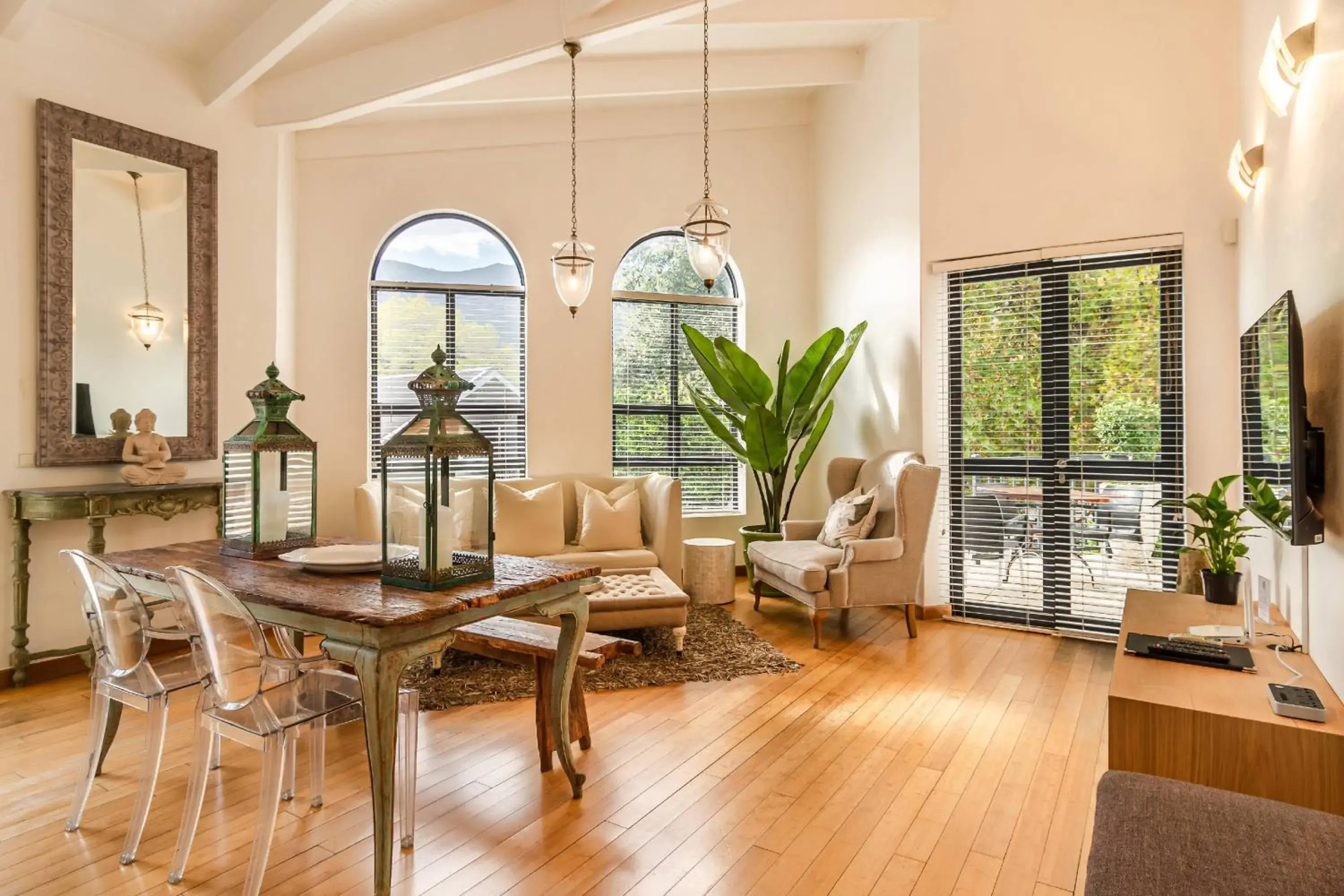 Luxury One-Bedroom Apartment 4 - single occupancy in The Ivy Apartments Franschhoek Luxury One-Bedroom Apartment 4 - single occupancy in The Ivy Apartments Franschhoek