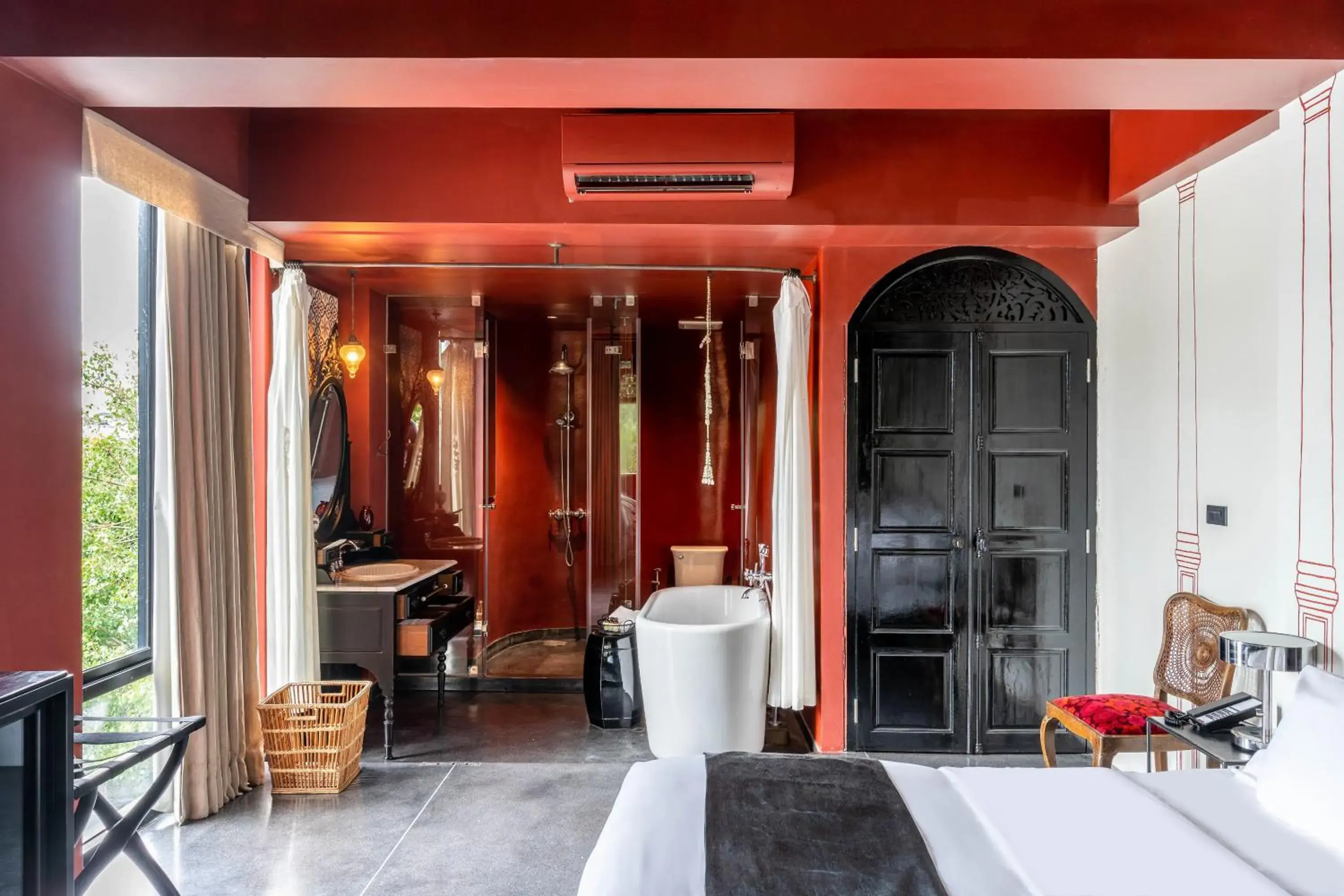 Deluxe Double Room with Balcony in Amdaeng Bangkok Riverside Hotel Deluxe Double Room with Balcony in Amdaeng Bangkok Riverside Hotel