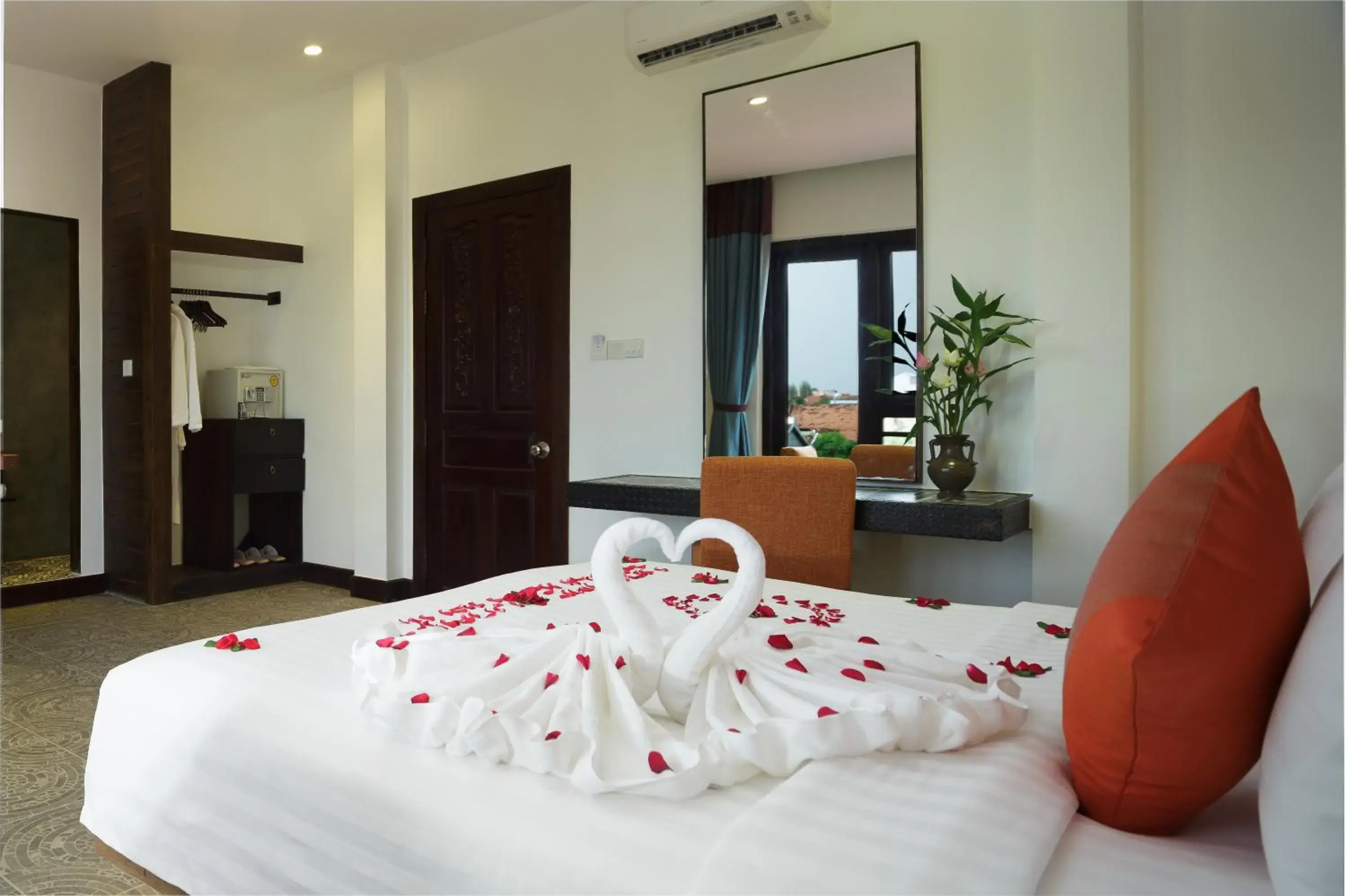 Premier Suite City View - Free USD15 Credit Spa in Golden Temple Villa Premier Suite City View - Free USD15 Credit Spa in Golden Temple Villa