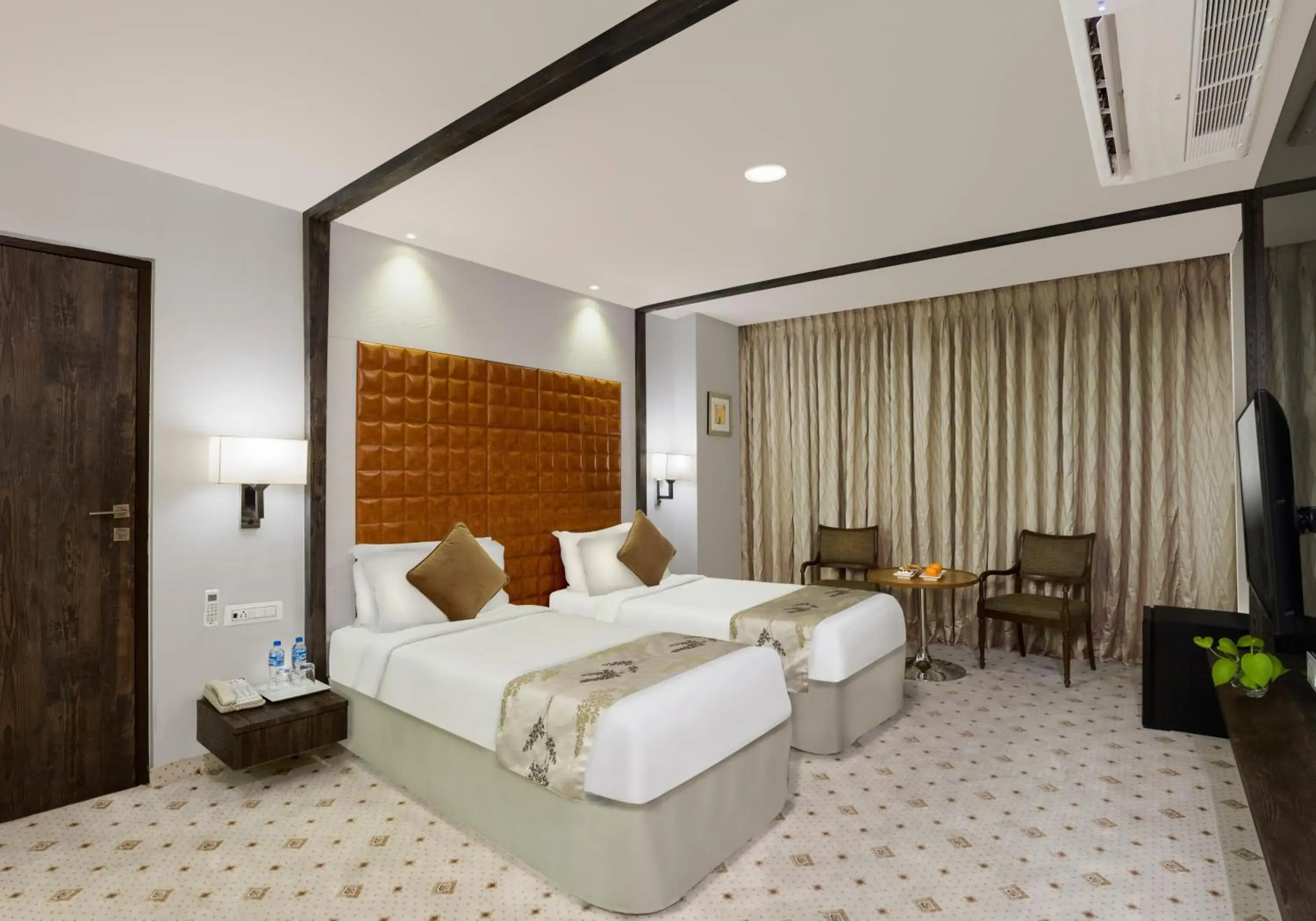 Standard Twin Room - single occupancy in Regenta Central Hotel & Convention Centre Nagpur Standard Twin Room - single occupancy in Regenta Central Hotel & Convention Centre Nagpur