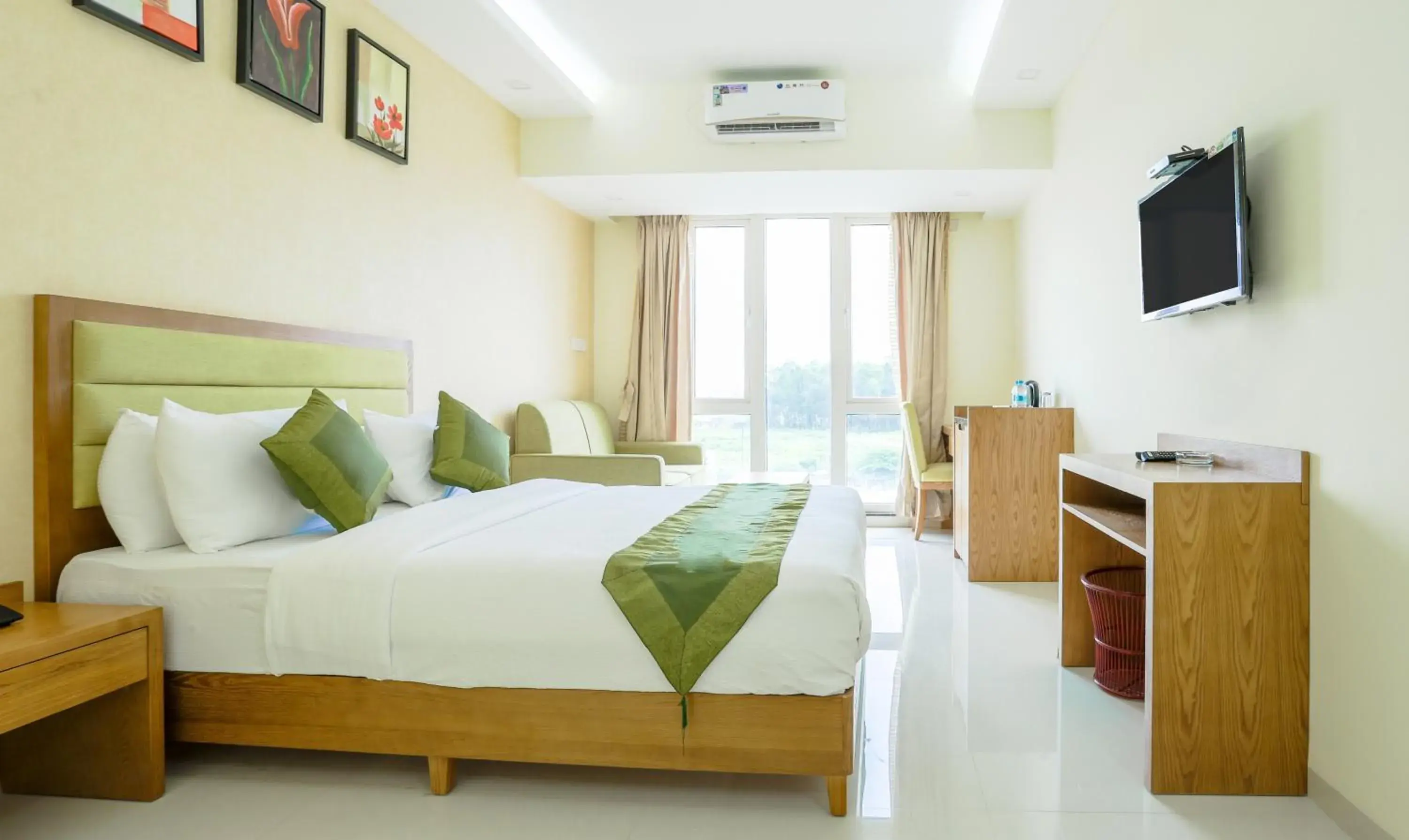 Deluxe Room with City View - single occupancy in Treebo The Galaxy Bommasandra Deluxe Room with City View - single occupancy in Treebo The Galaxy Bommasandra