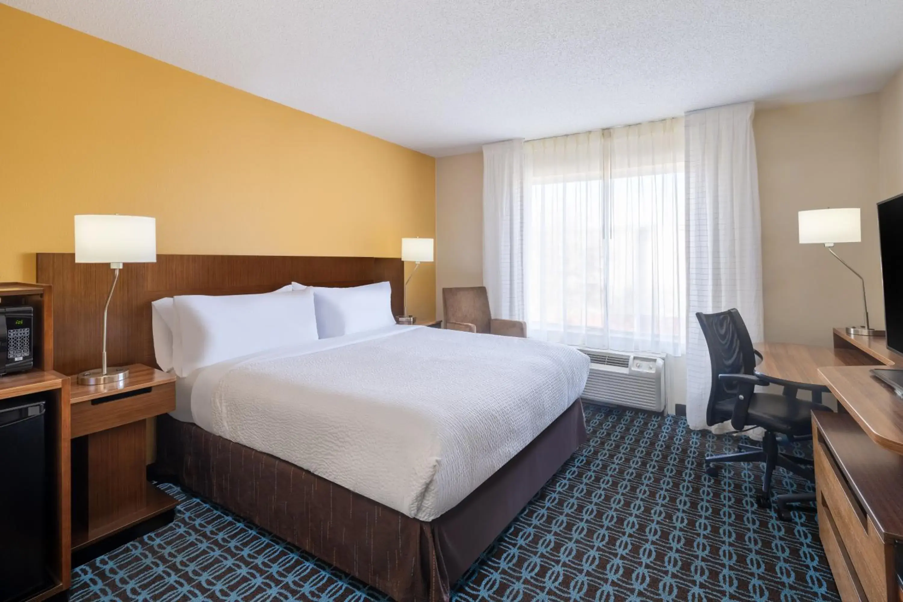 King Room with Roll In Shower - Non-Smoking in Garner Hotel Macon West by IHG King Room with Roll In Shower - Non-Smoking in Garner Hotel Macon West by IHG