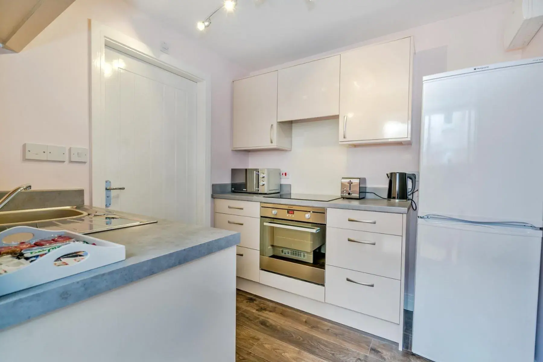 Apartment - Ground Floor in Cannock Hotel Apartments Apartment - Ground Floor in Cannock Hotel Apartments