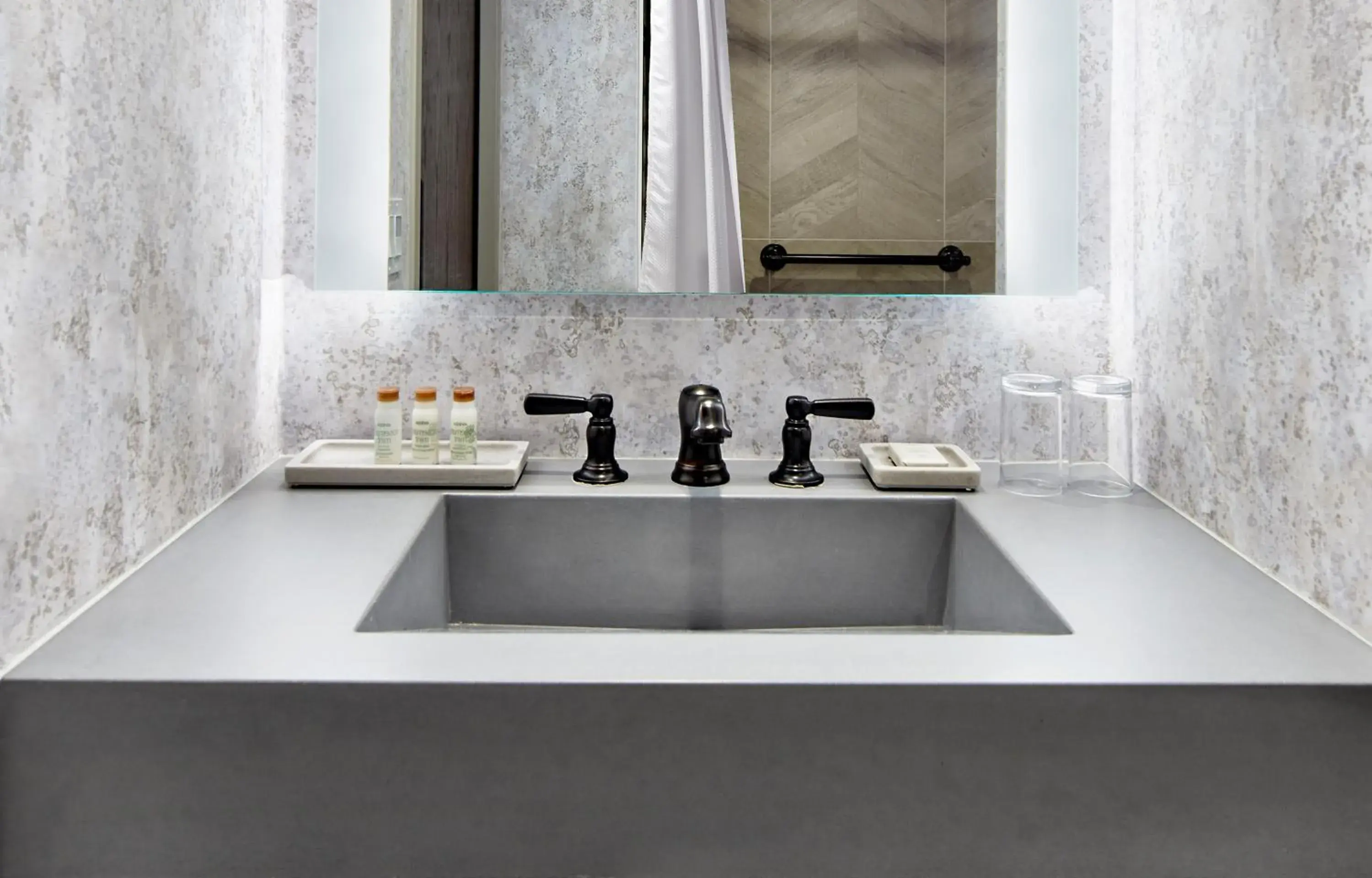 Queen Room with Two Queen Beds, River View and Adapted Tub - Mobility Accessible in Renaissance Mobile Riverview Plaza Hotel Queen Room with Two Queen Beds, River View and Adapted Tub - Mobility Accessible in Renaissance Mobile Riverview Plaza Hotel