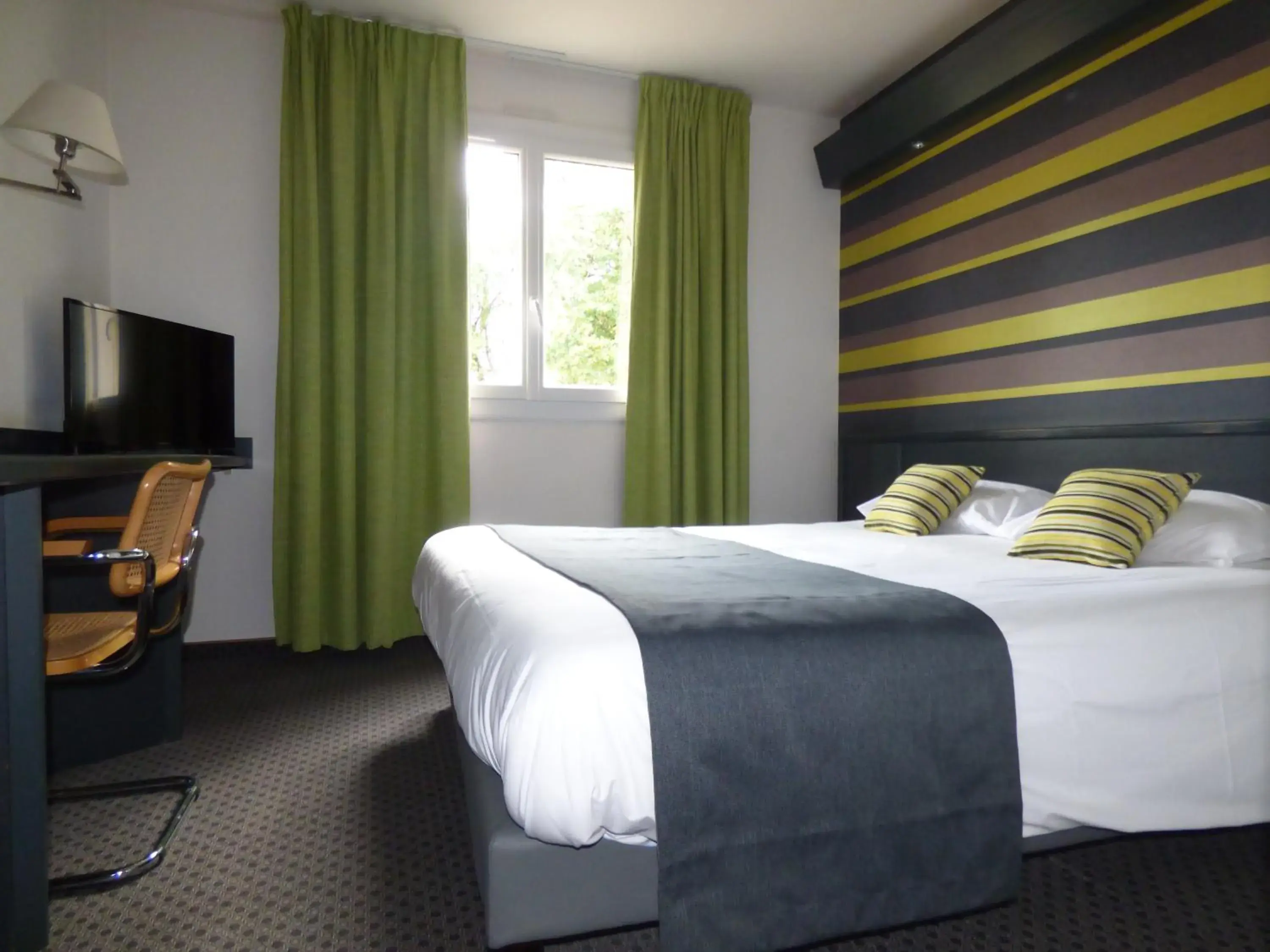 Standard Double Room in inspiration by balladins Villefranche-de-Rouergue Standard Double Room in inspiration by balladins Villefranche-de-Rouergue