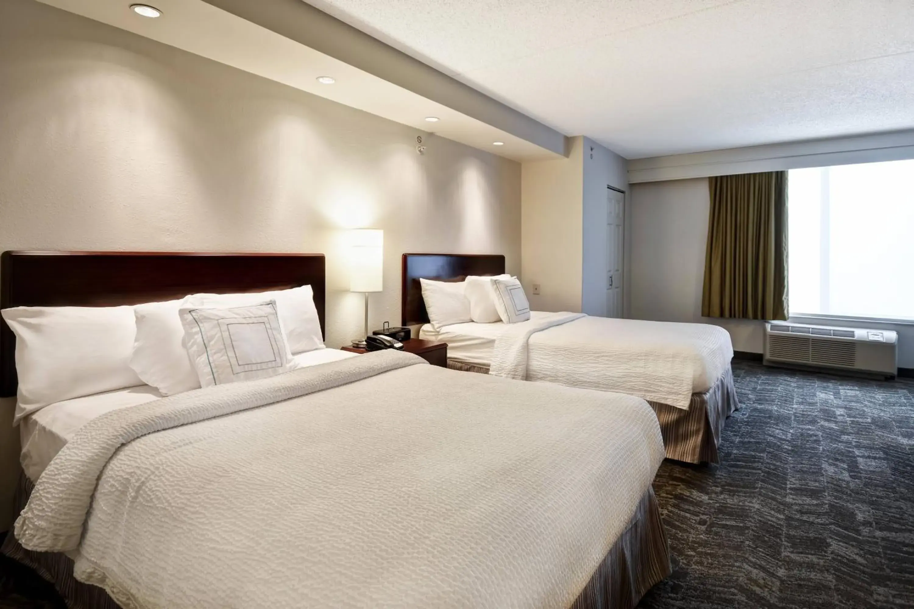 Double Studio with Sofa Bed and Adapted Tub - Mobility and Hearing Accessible in SpringHill Suites Louisville Airport Double Studio with Sofa Bed and Adapted Tub - Mobility and Hearing Accessible in SpringHill Suites Louisville Airport