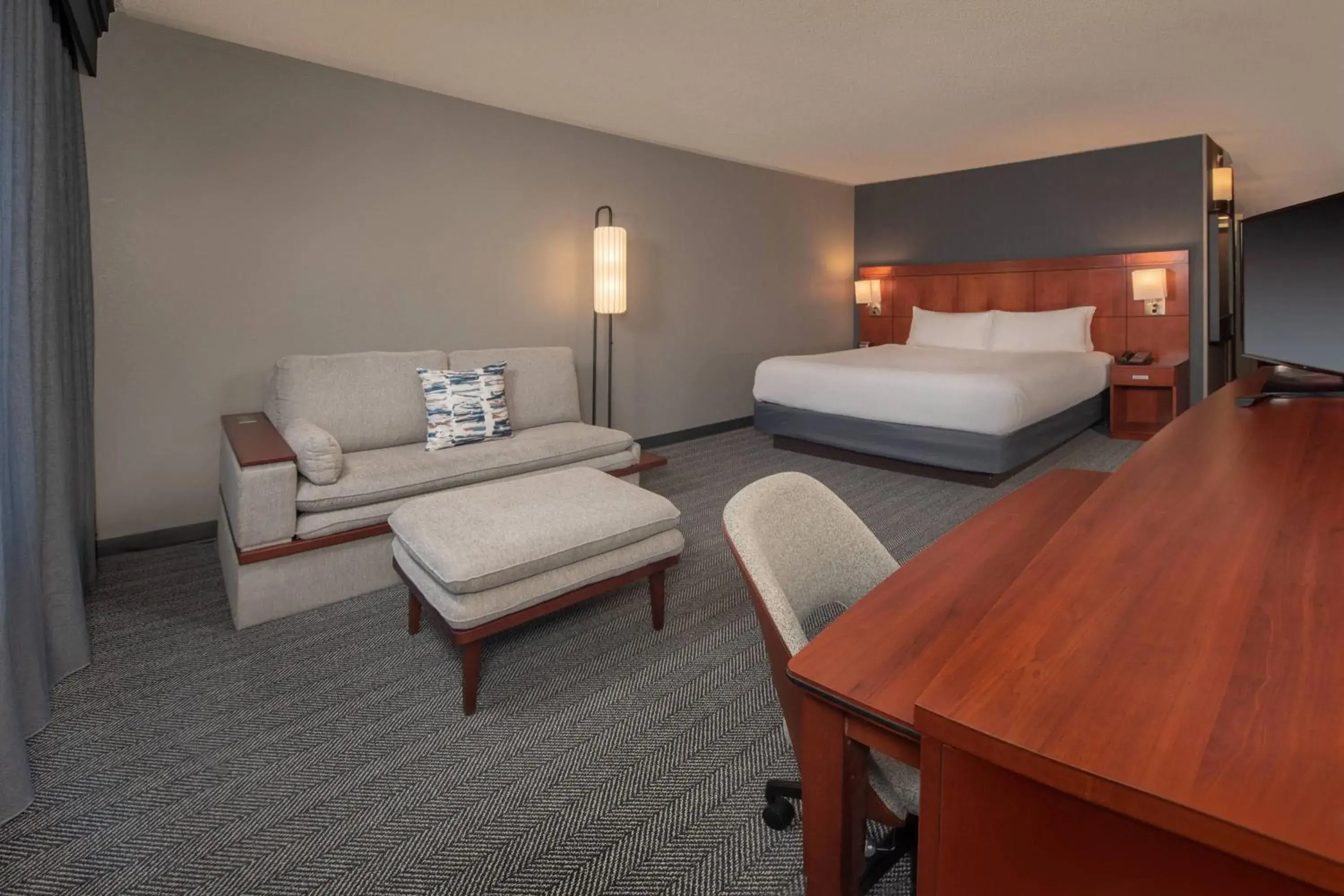 King Room with Sofa Bed in Courtyard by Marriott Frederick King Room with Sofa Bed in Courtyard by Marriott Frederick