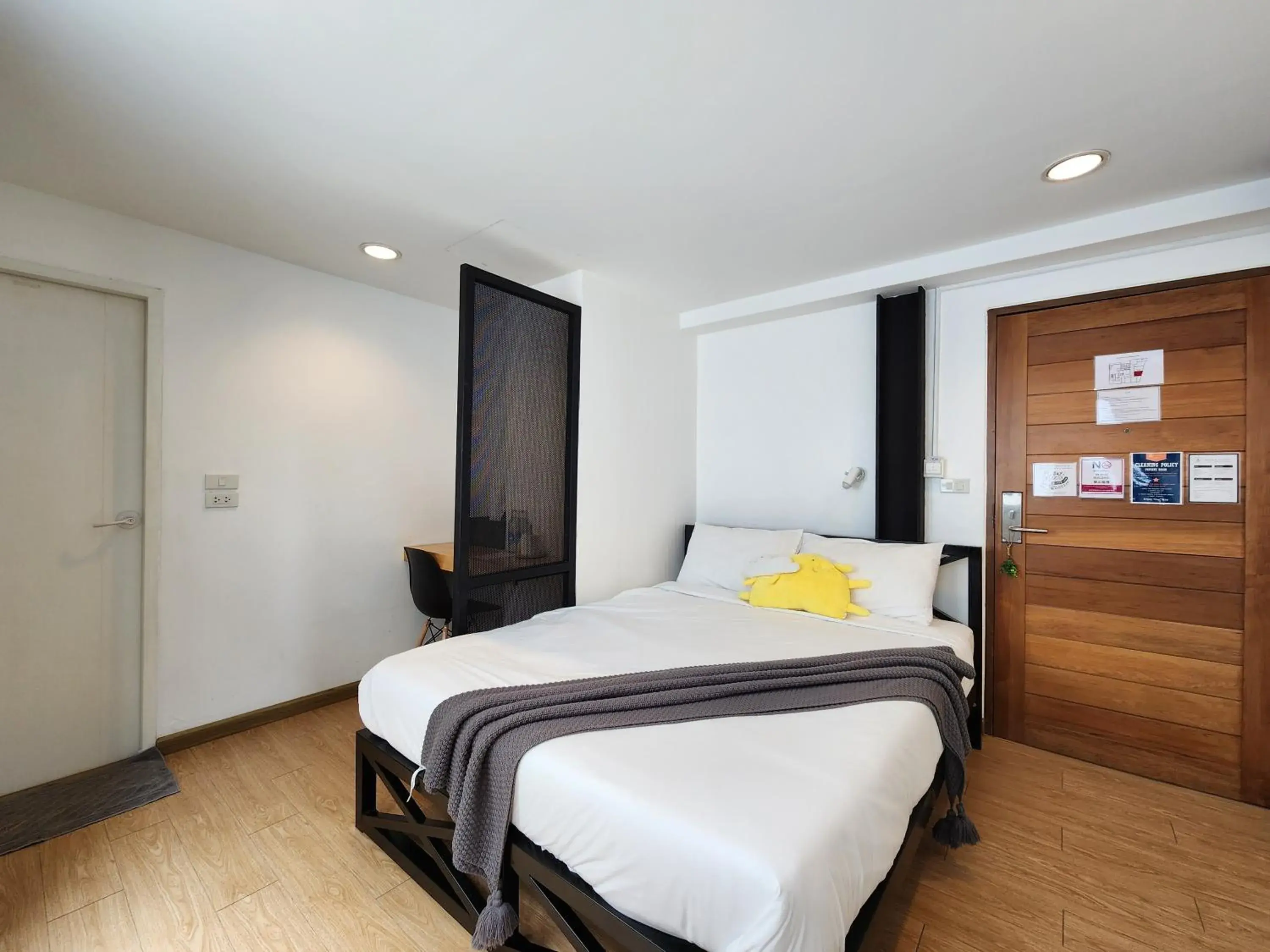 Double Room with Private Bathroom in Wayha Hostel Don Mueang Airport Double Room with Private Bathroom in Wayha Hostel Don Mueang Airport